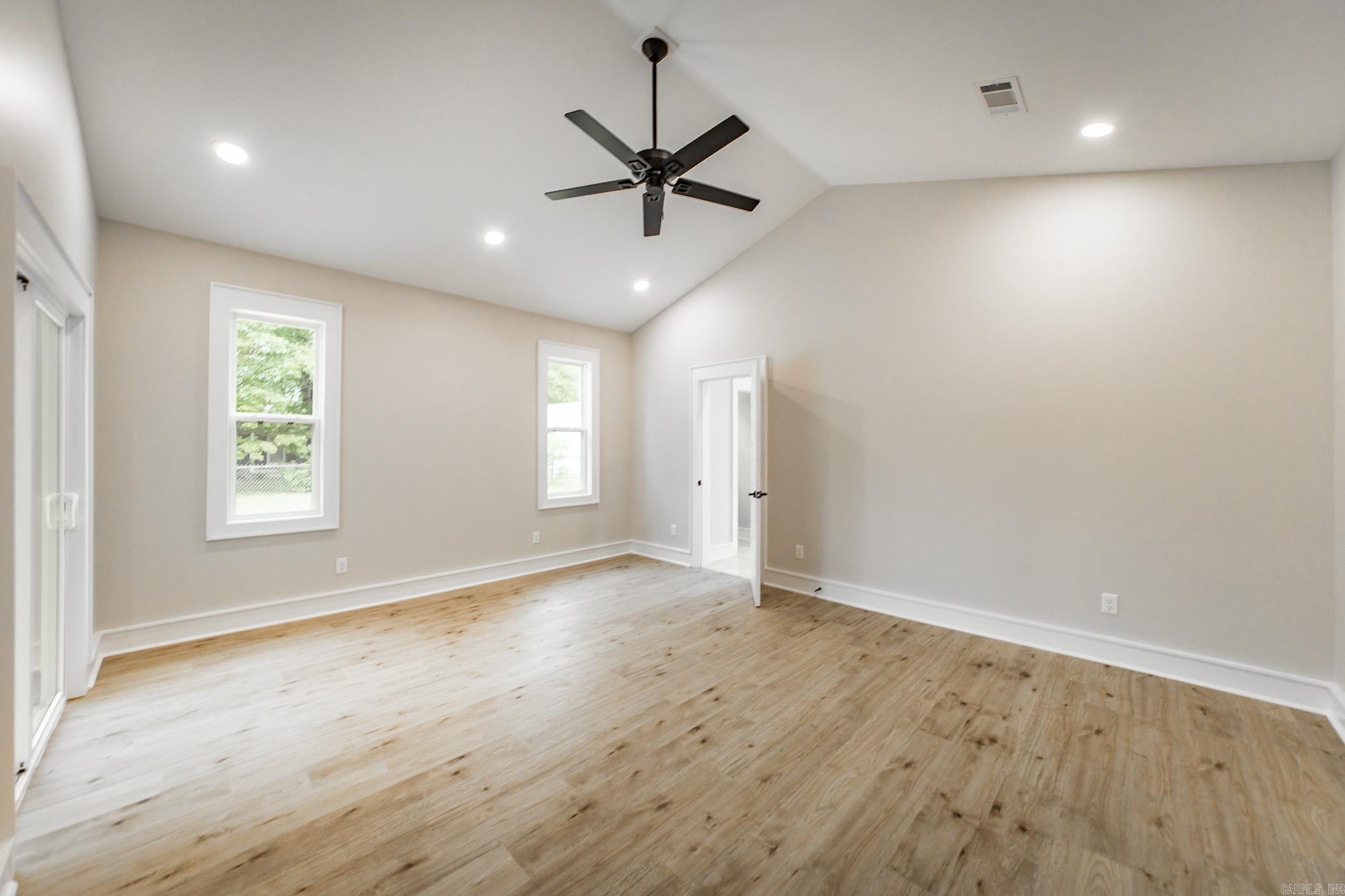 912 Lakeshore Drive Property Photo 14