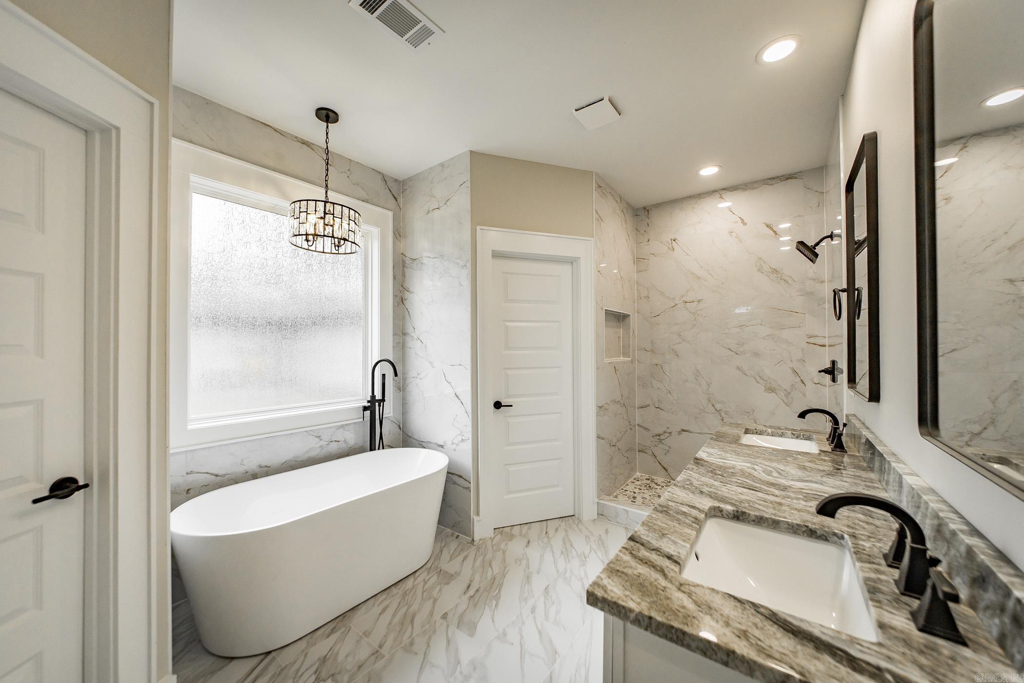 912 Lakeshore Drive Property Photo 17