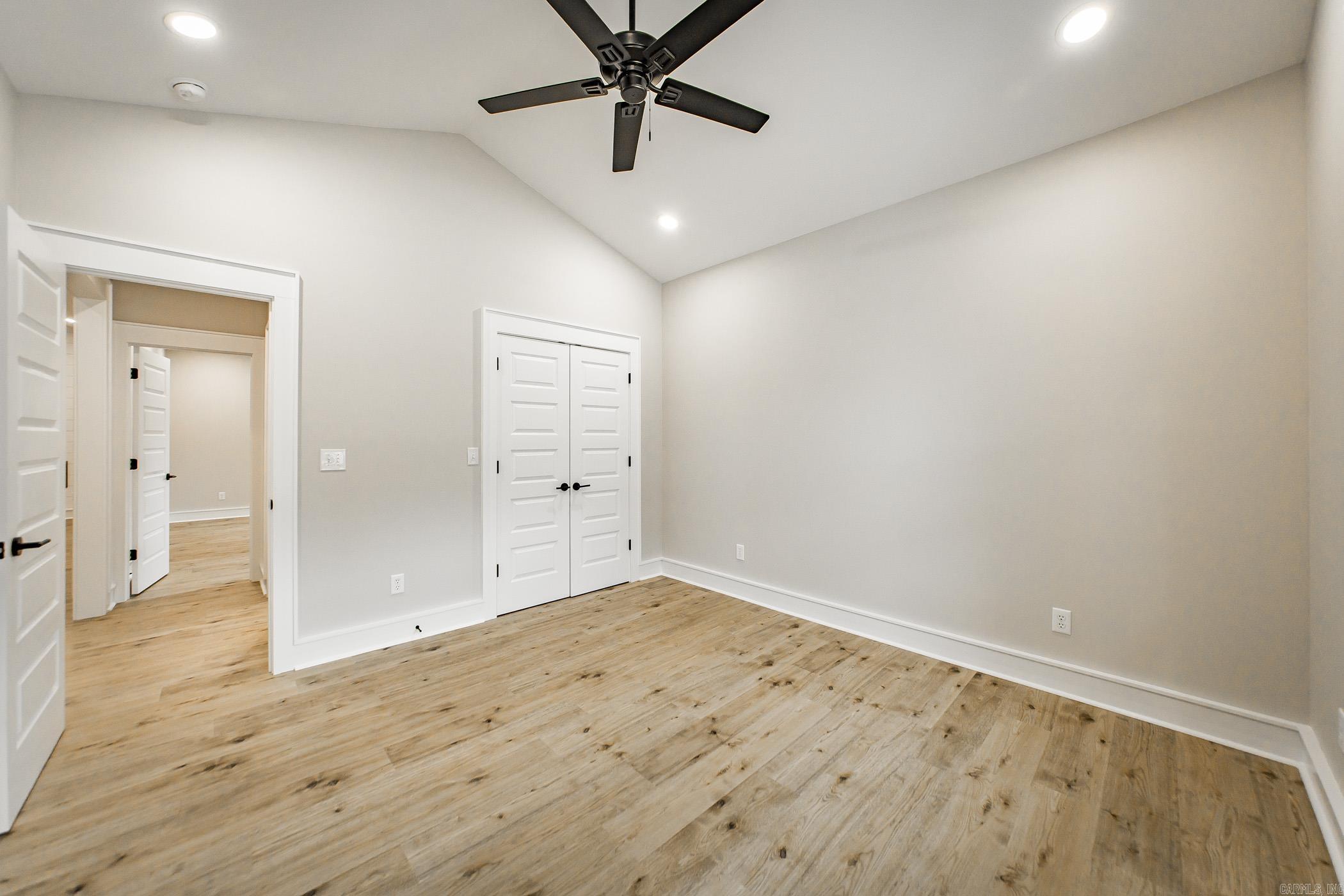 912 Lakeshore Drive Property Photo 23