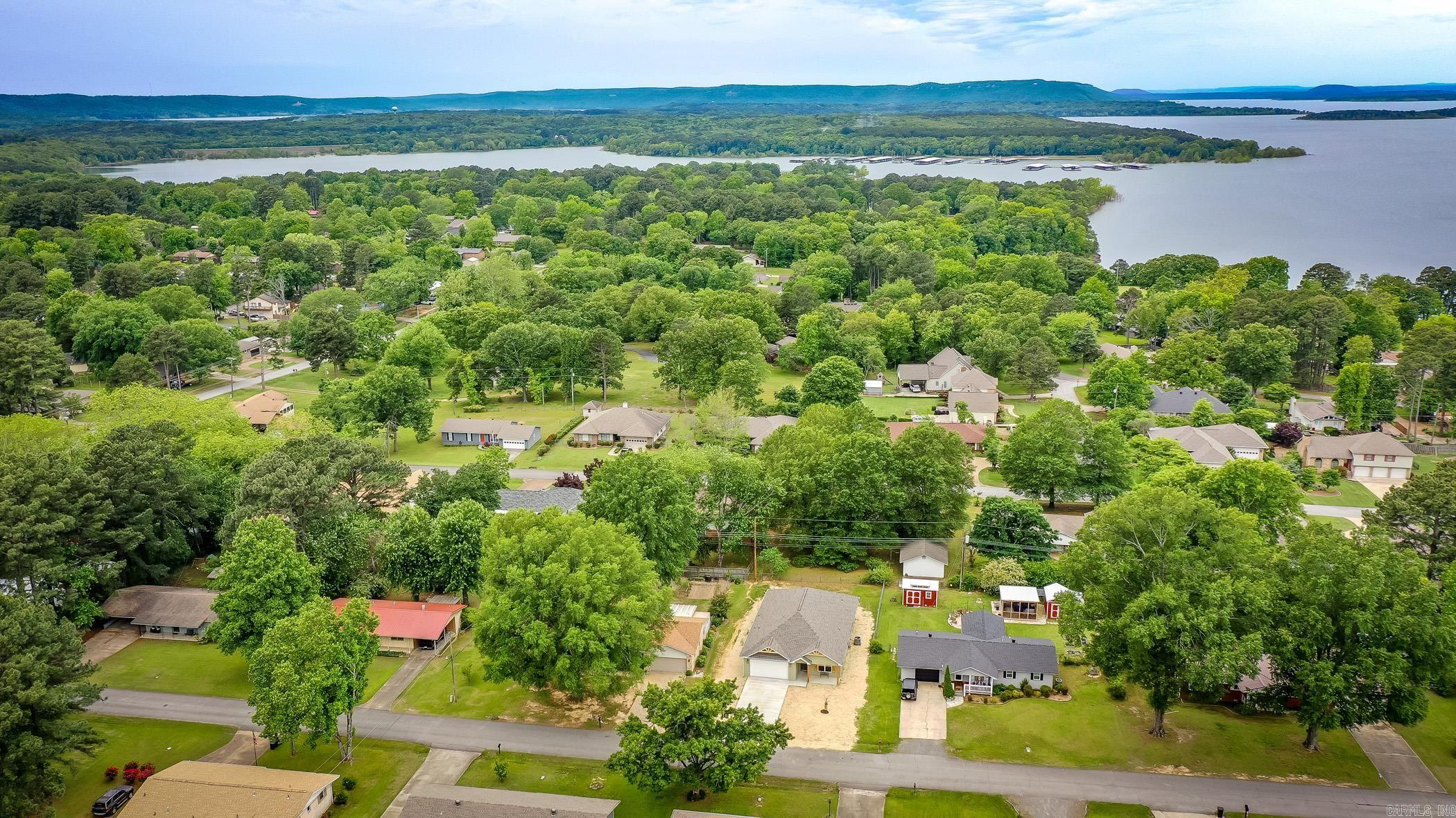 912 Lakeshore Drive Property Photo 33