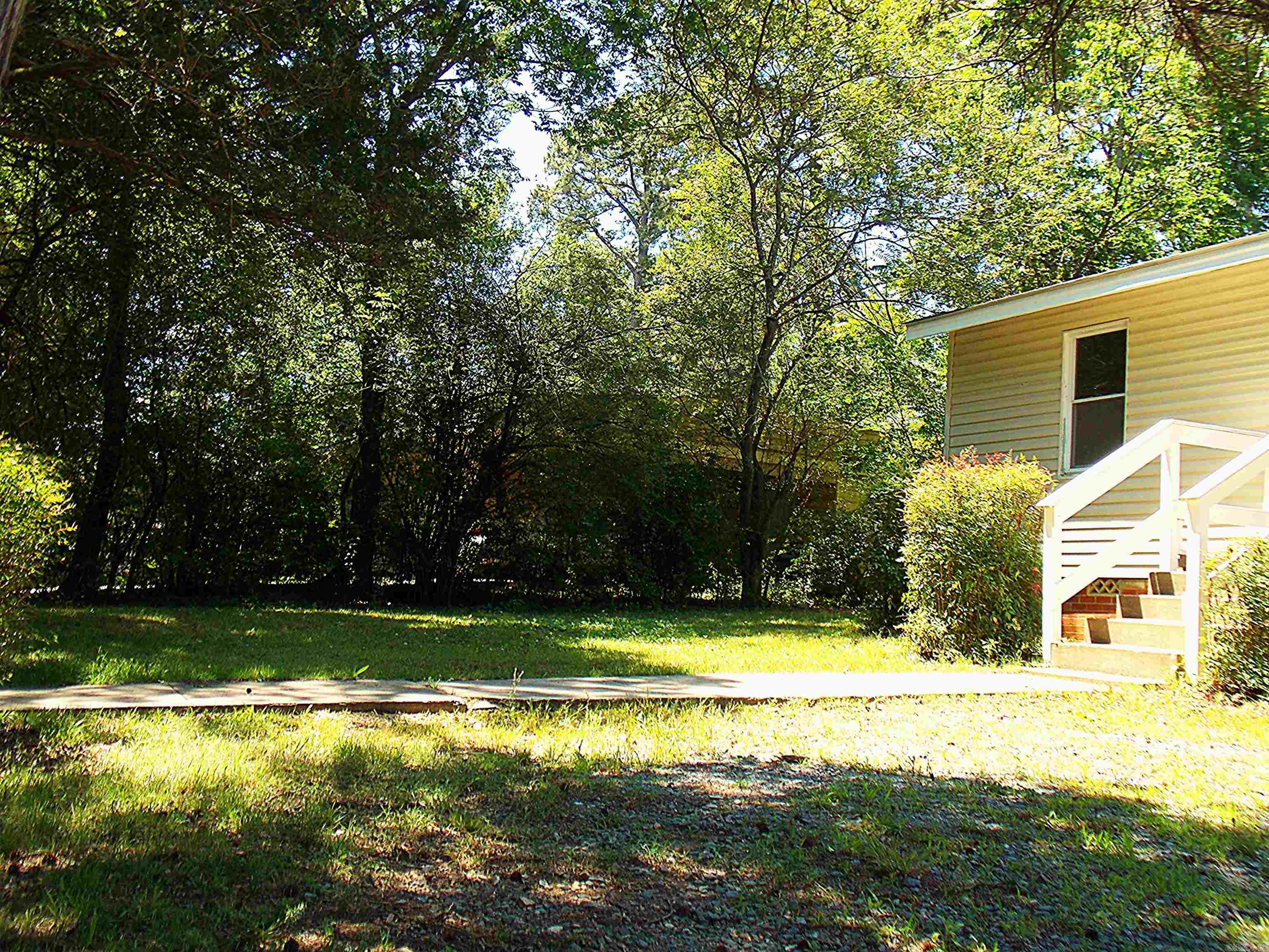 51 Hill Ln Property Photo 4