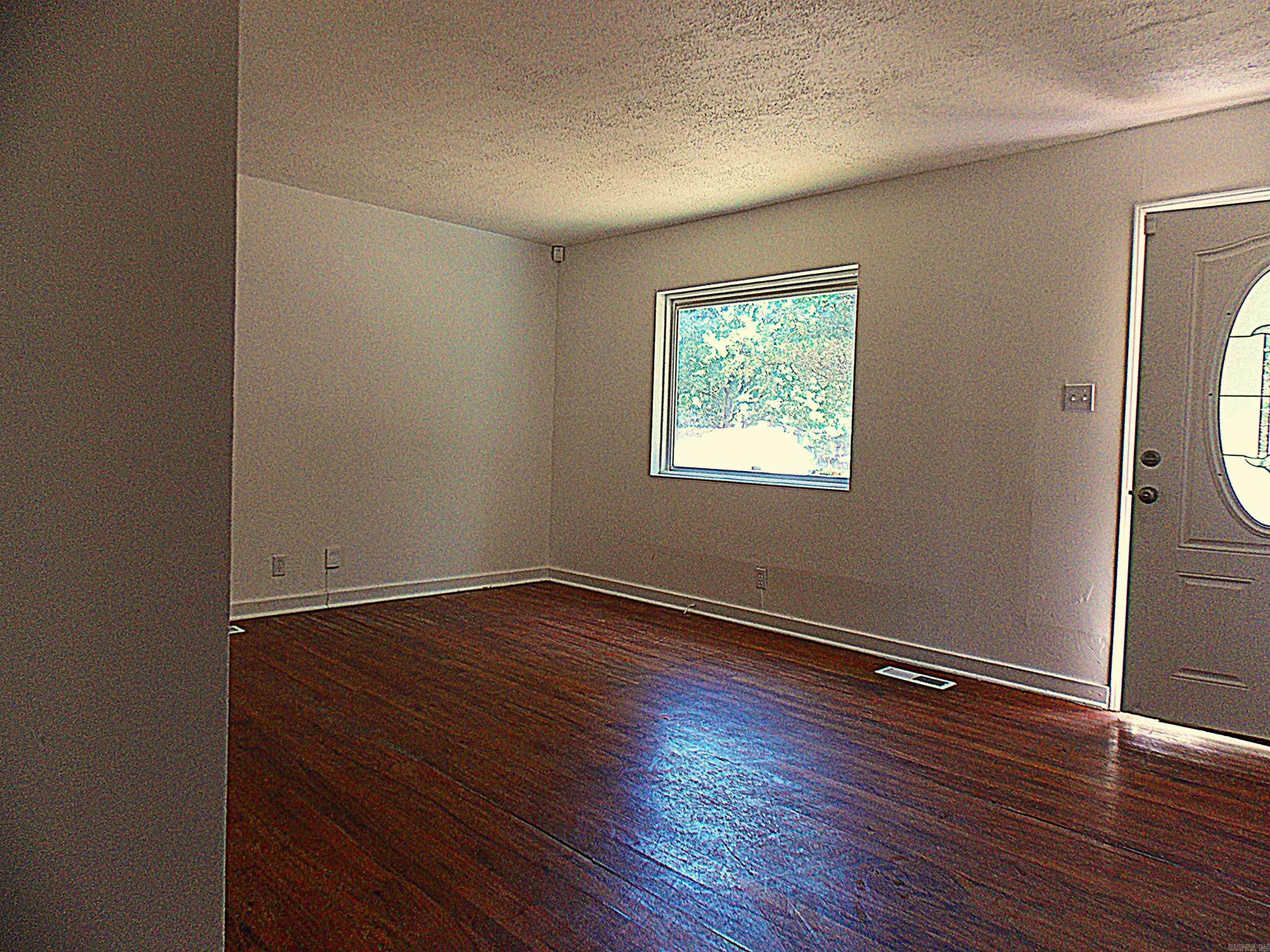 51 Hill Ln Property Photo 5