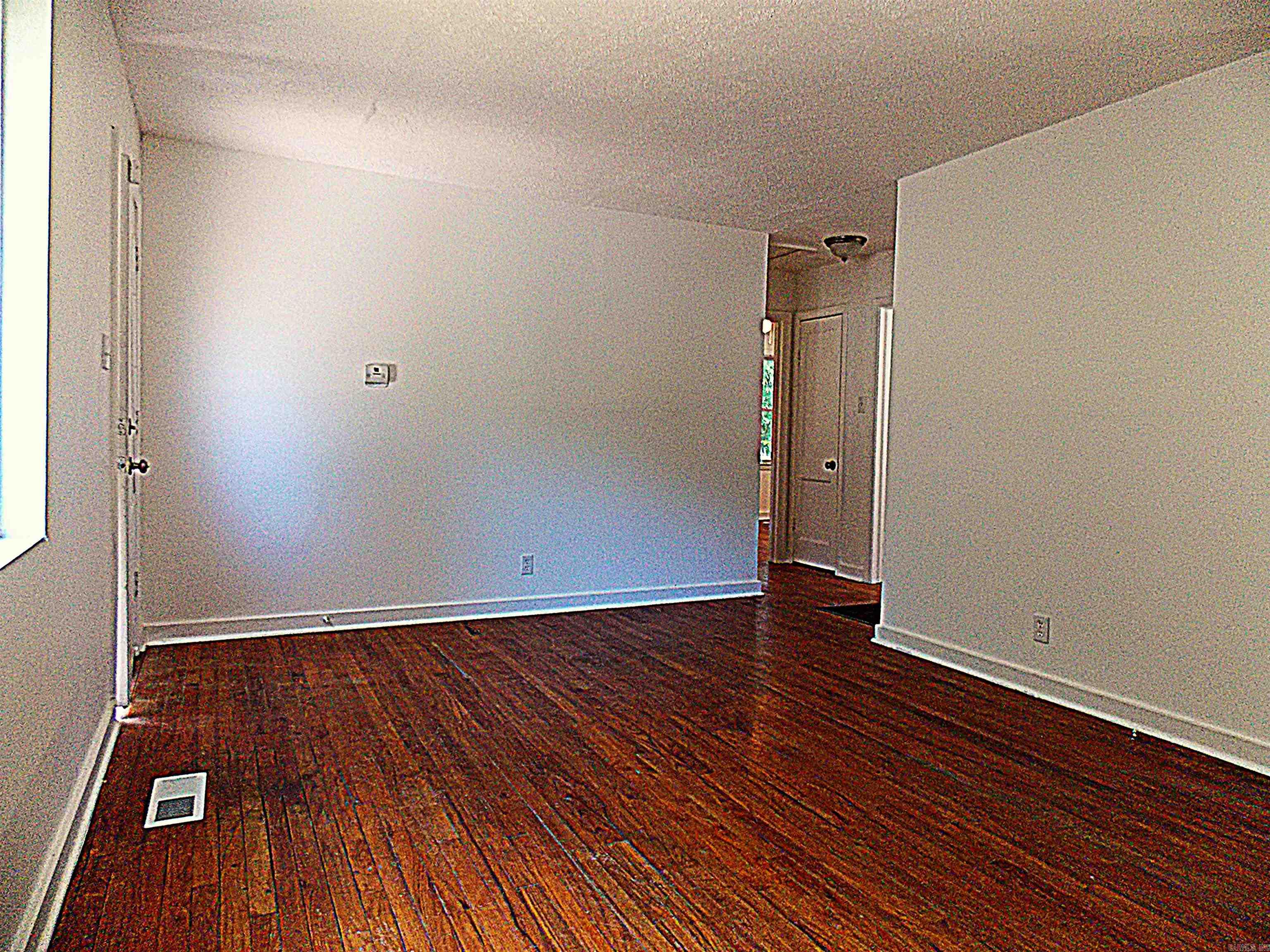 51 Hill Ln Property Photo 6