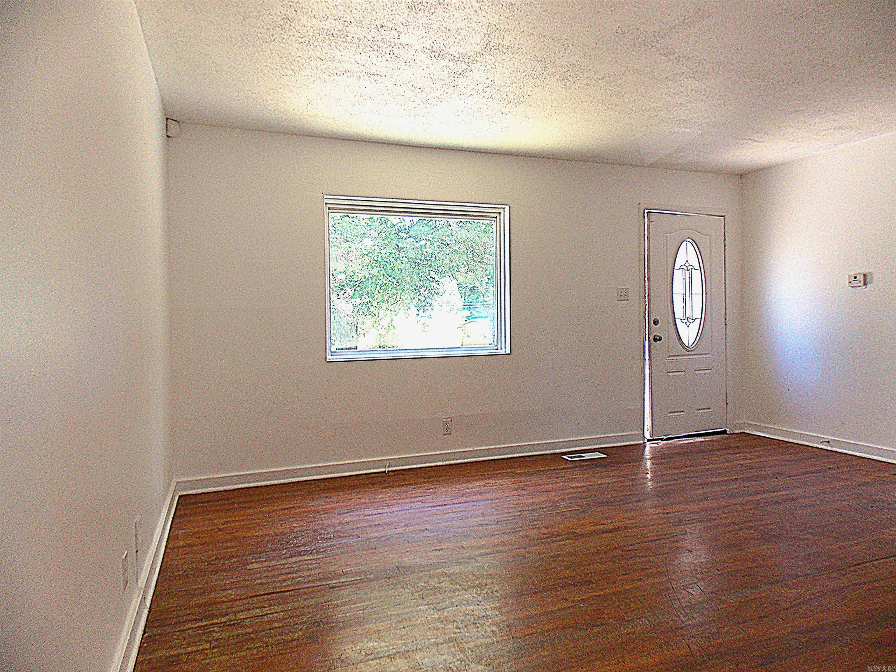51 Hill Ln Property Photo 7