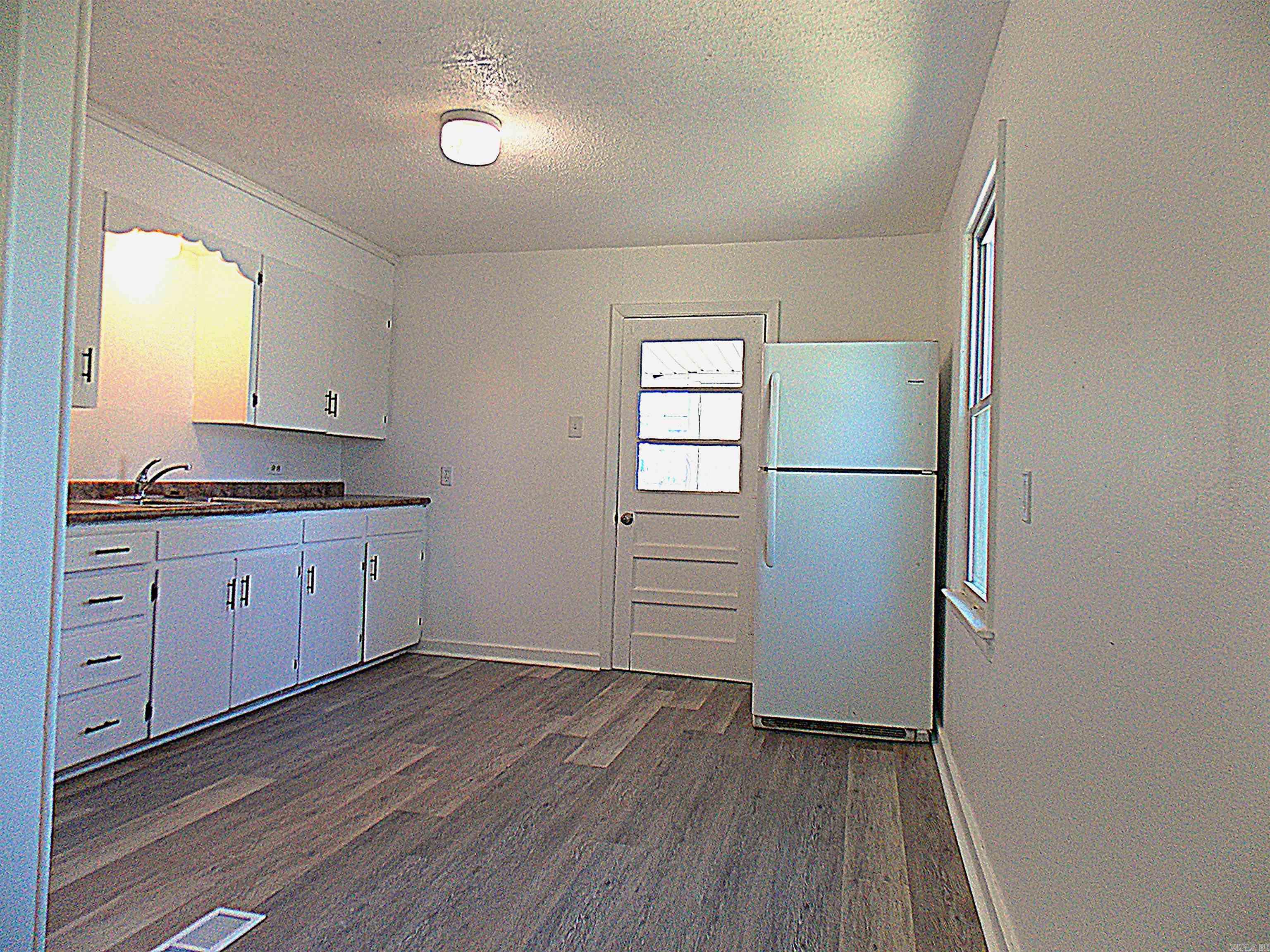 51 Hill Ln Property Photo 9