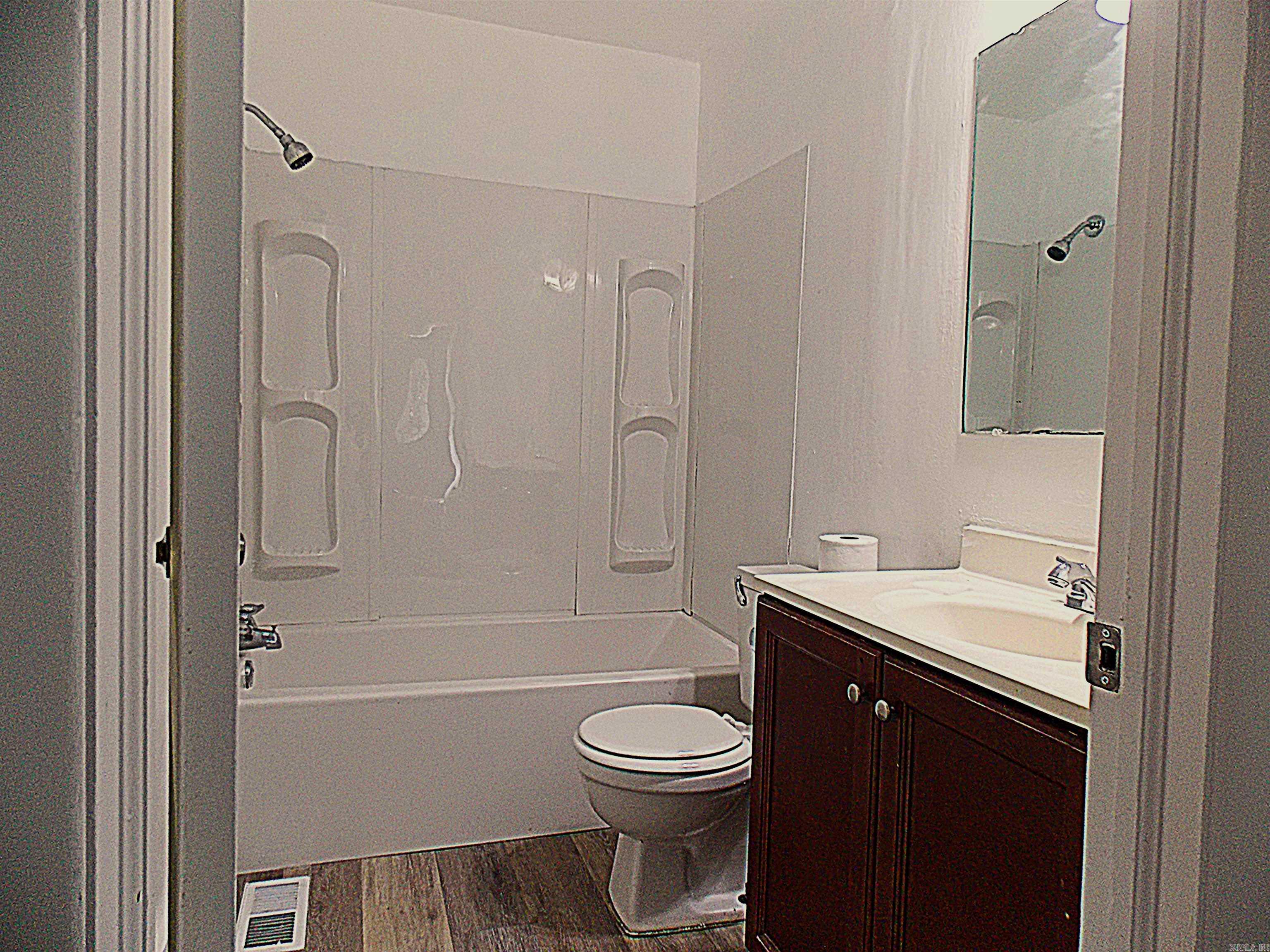 51 Hill Ln Property Photo 14