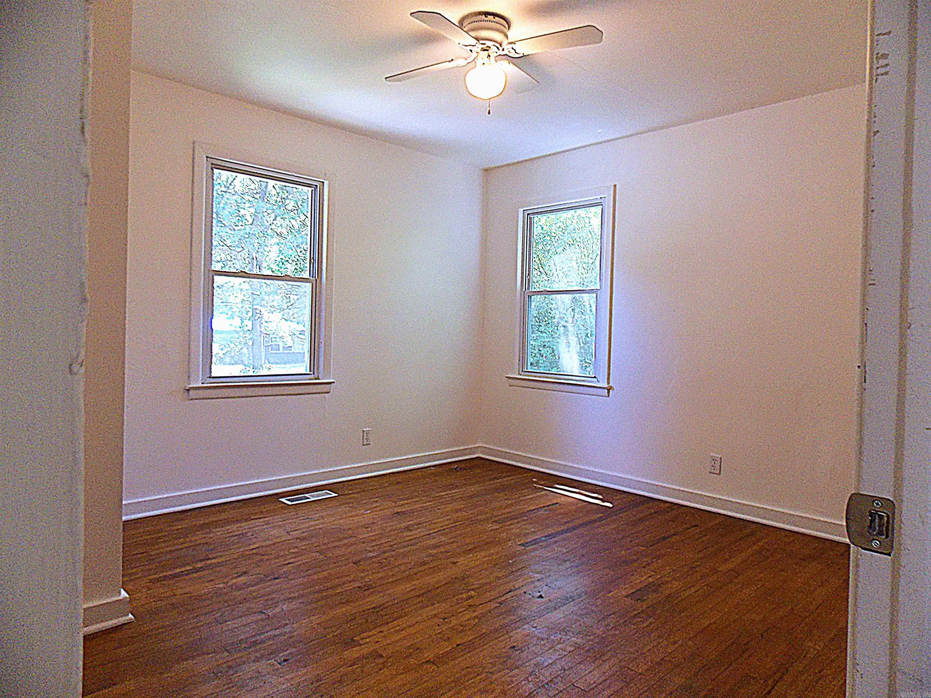 51 Hill Ln Property Photo 16