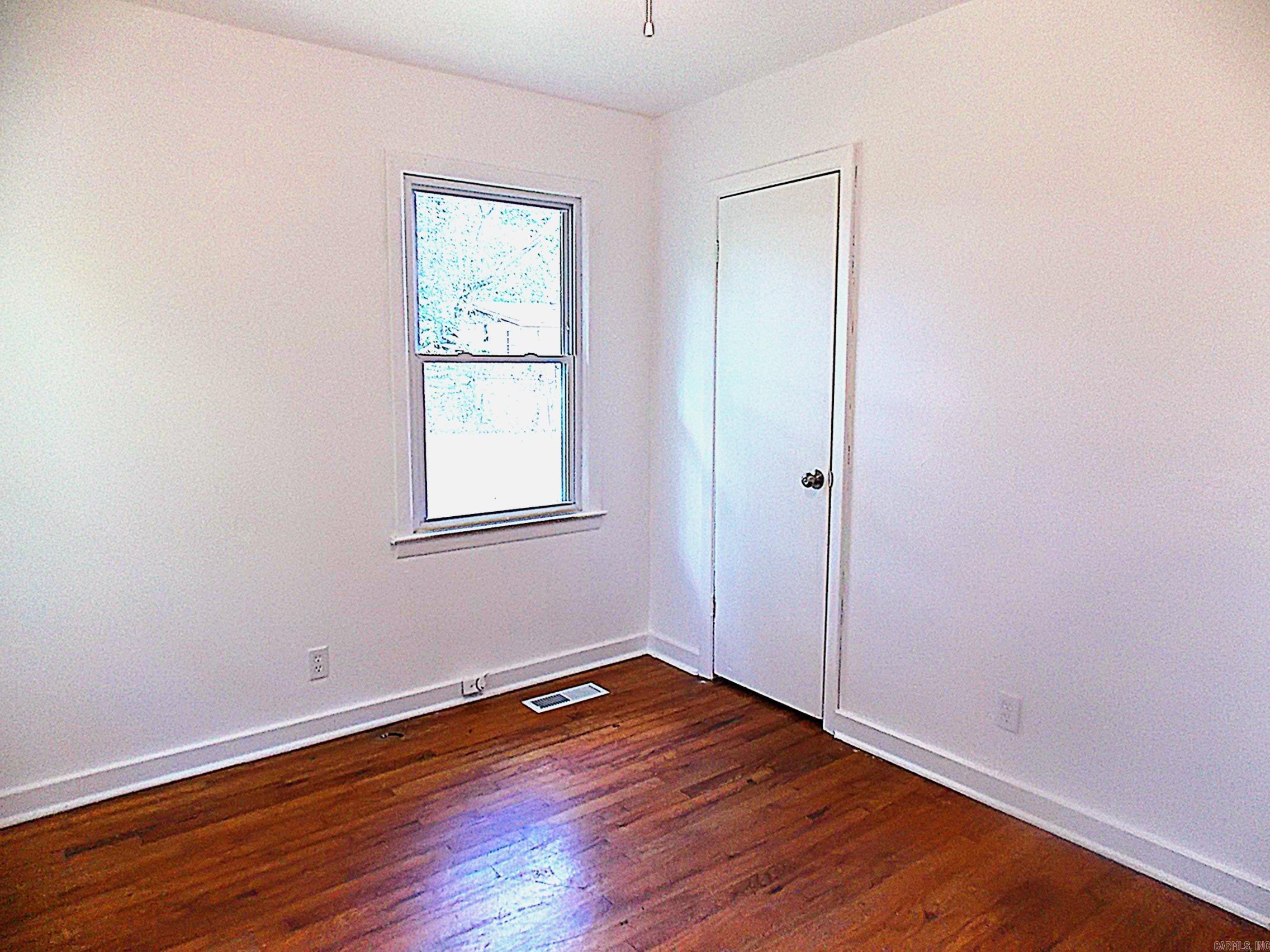 51 Hill Ln Property Photo 21