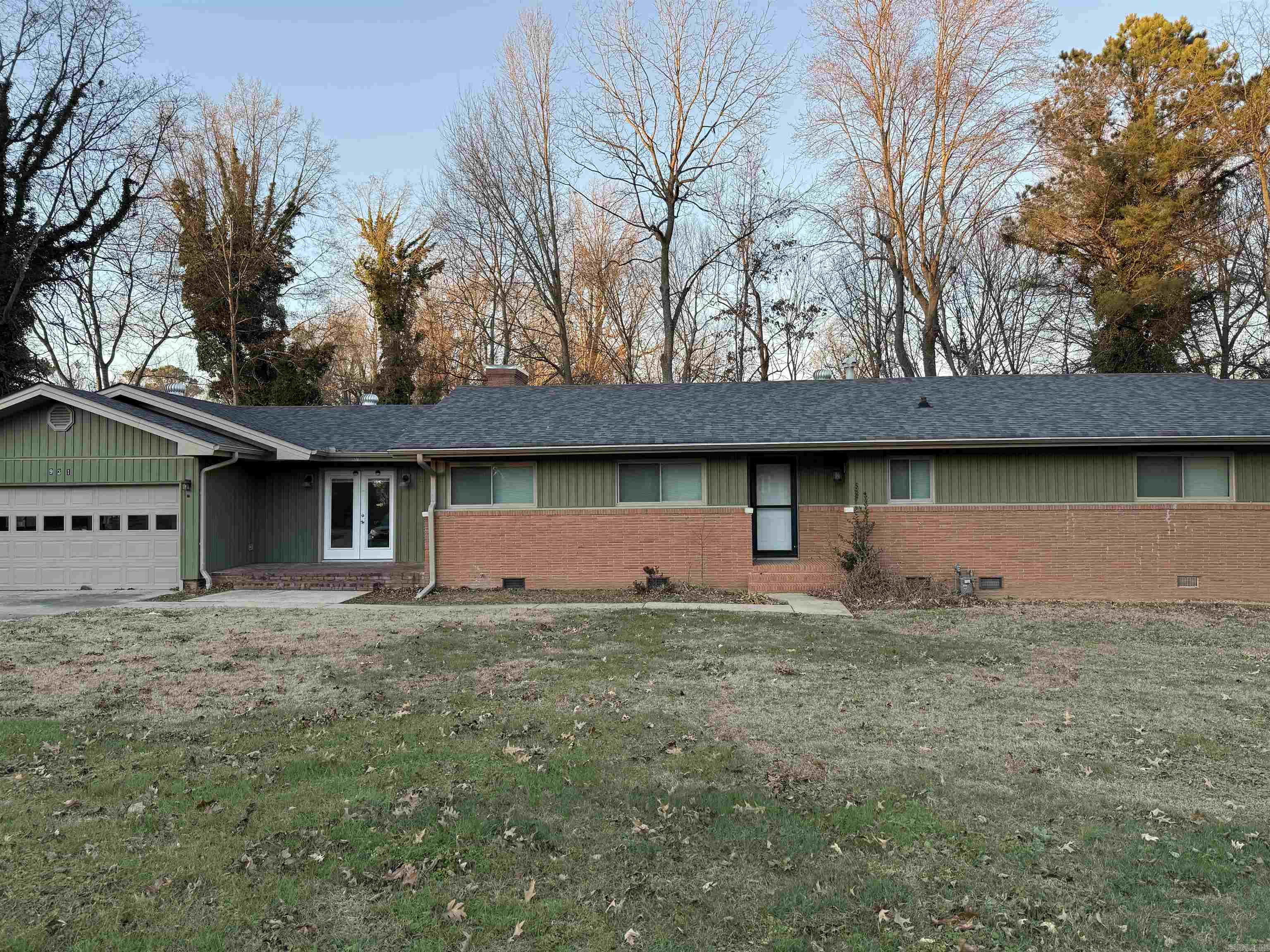 931 W North Property Photo 1