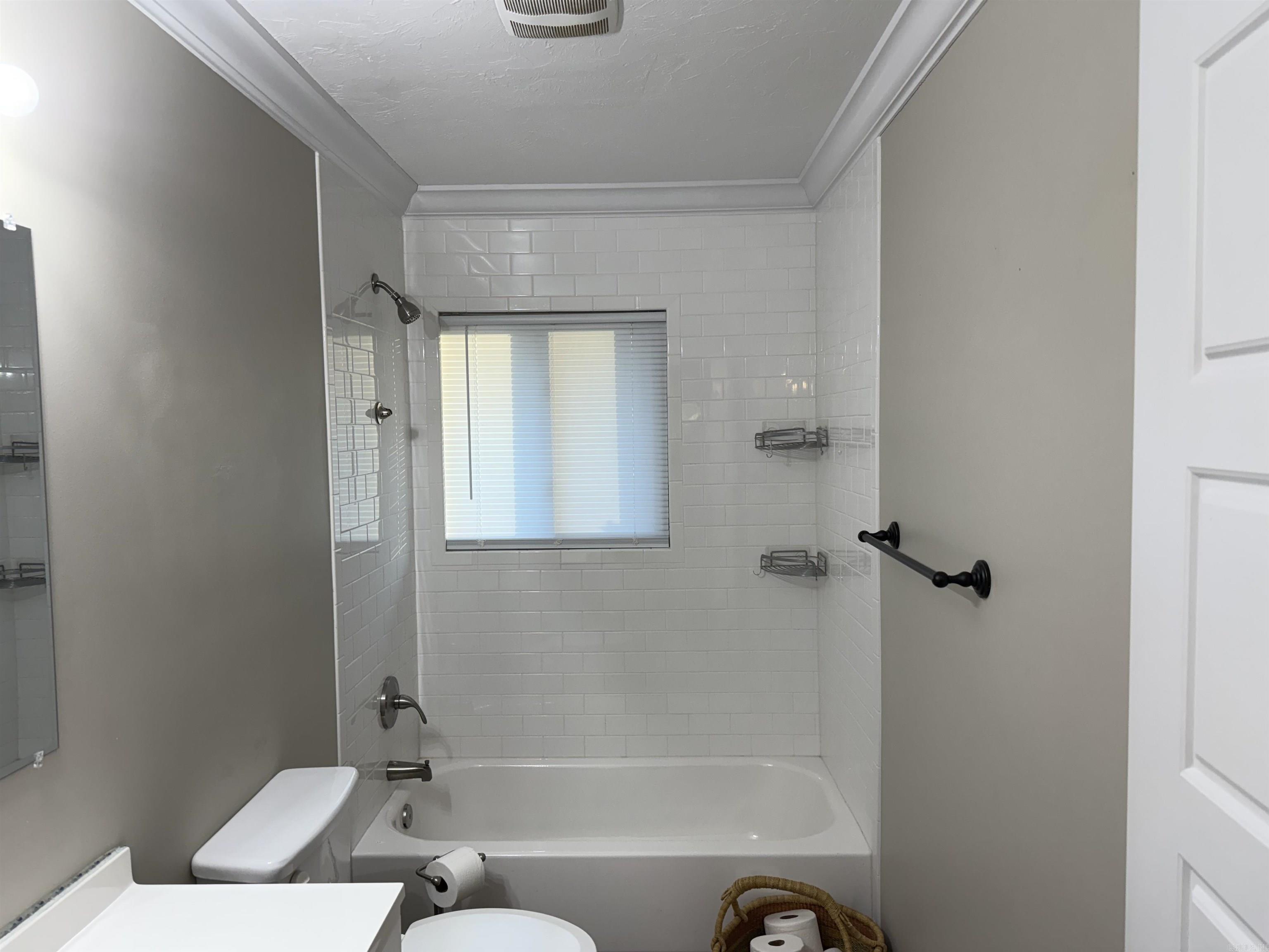 931 W North Property Photo 13