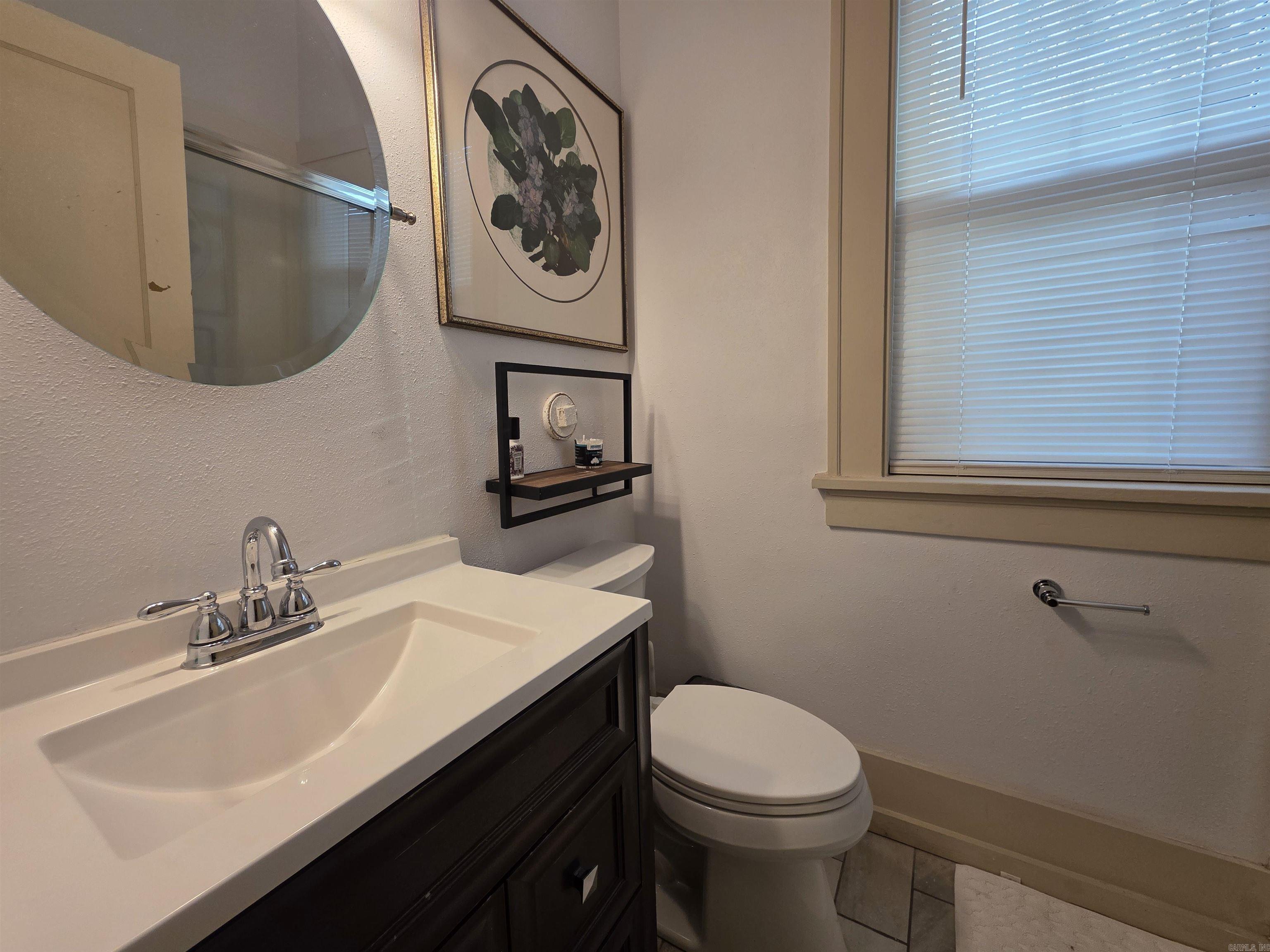 1011 W 6th Street 2 Property Photo 7