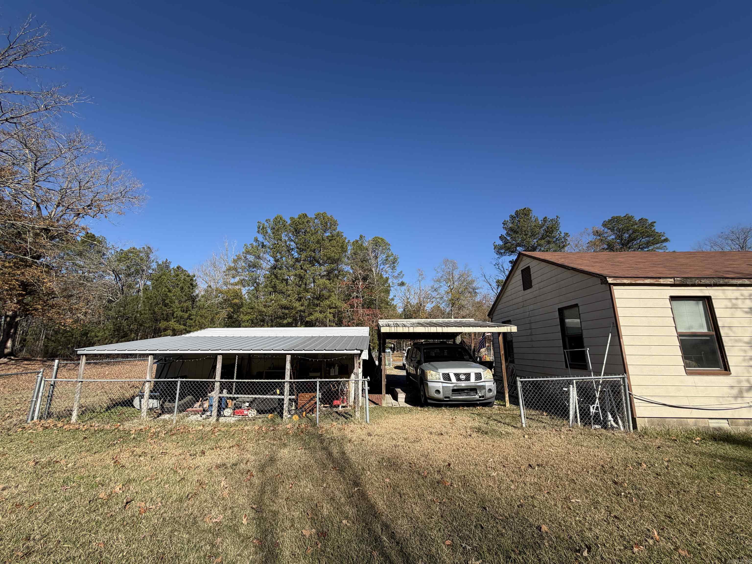 9210 Henderson Road Property Photo 5