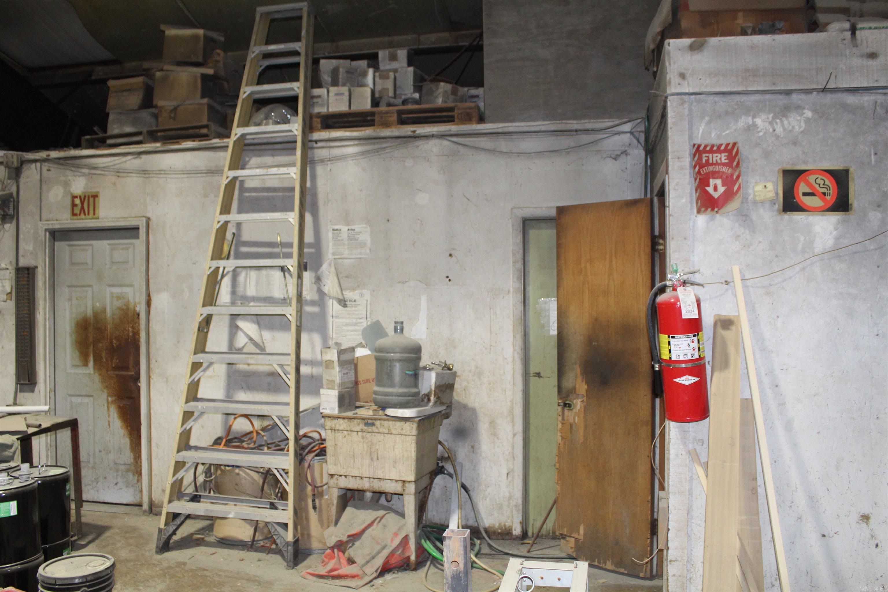 602 & 650 Foster Street Property Photo 11
