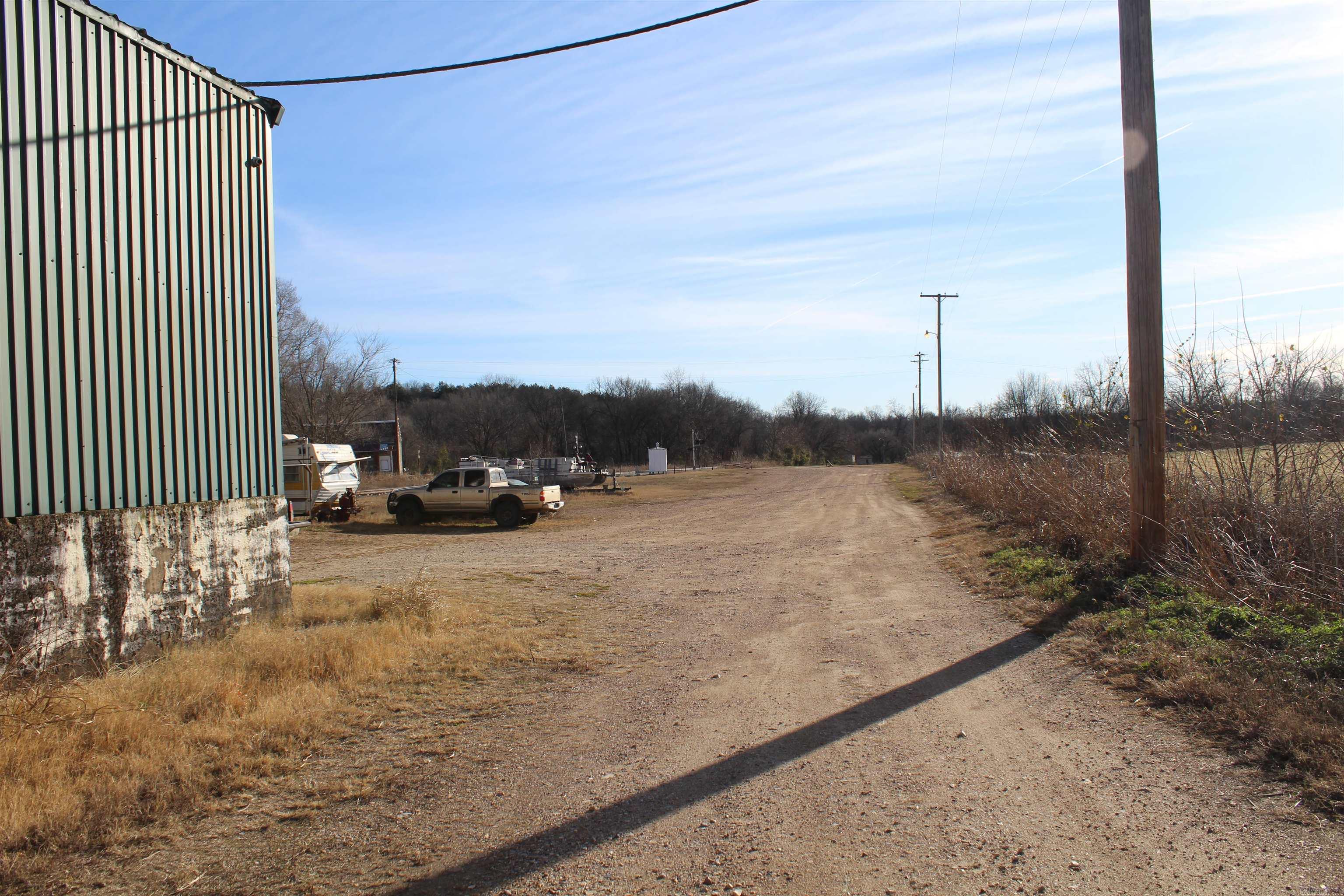 602 & 650 Foster Street Property Photo 15