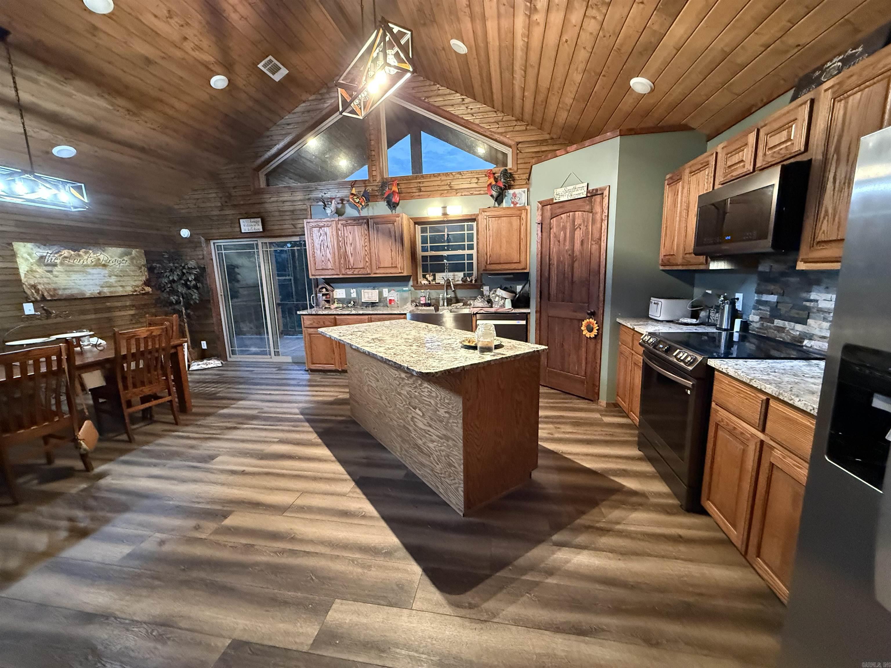 519 Duff Road Property Photo 2