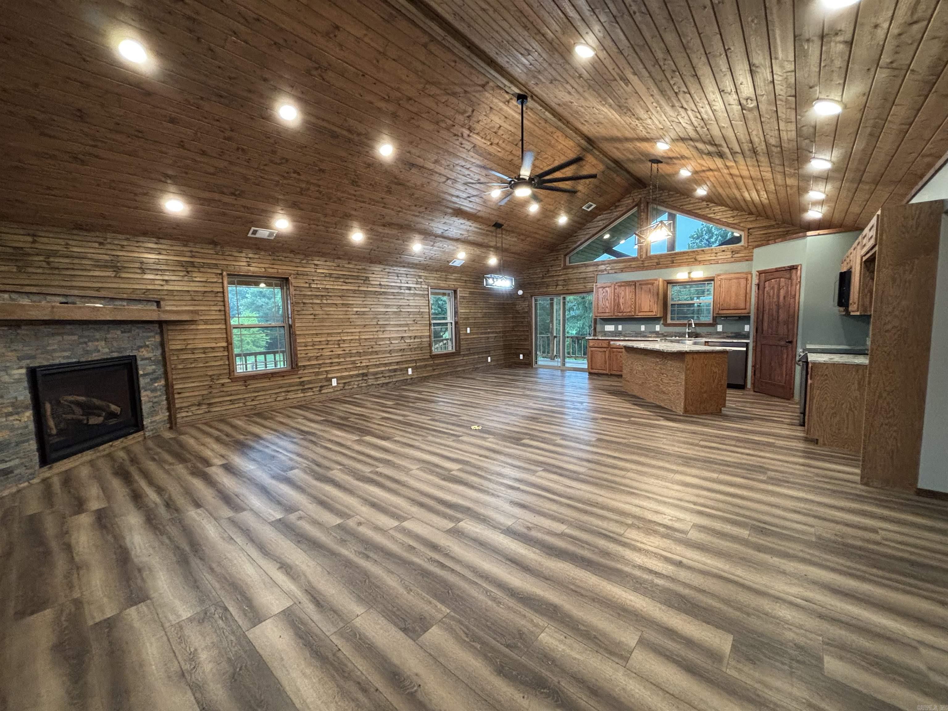 519 Duff Road Property Photo 5