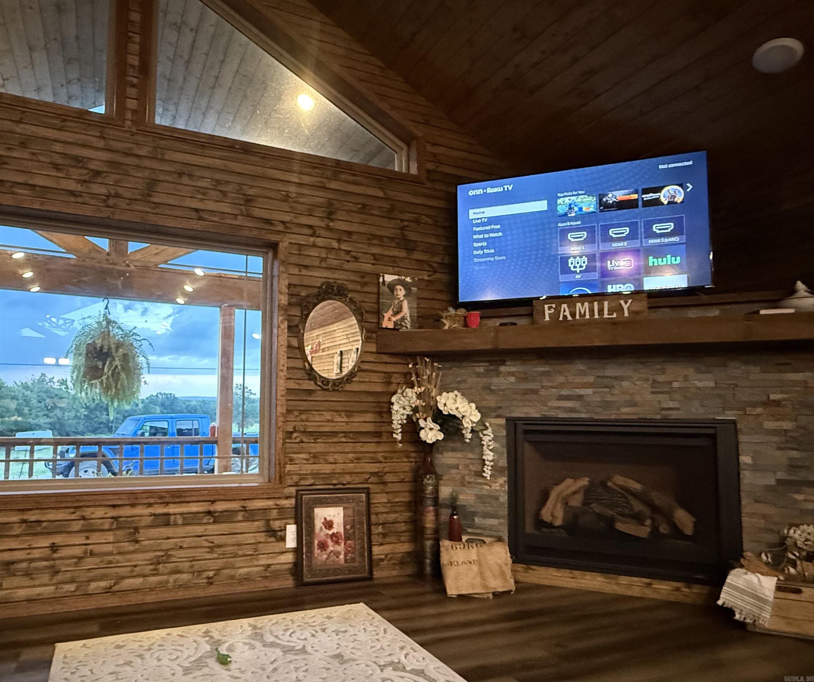 519 Duff Road Property Photo 6