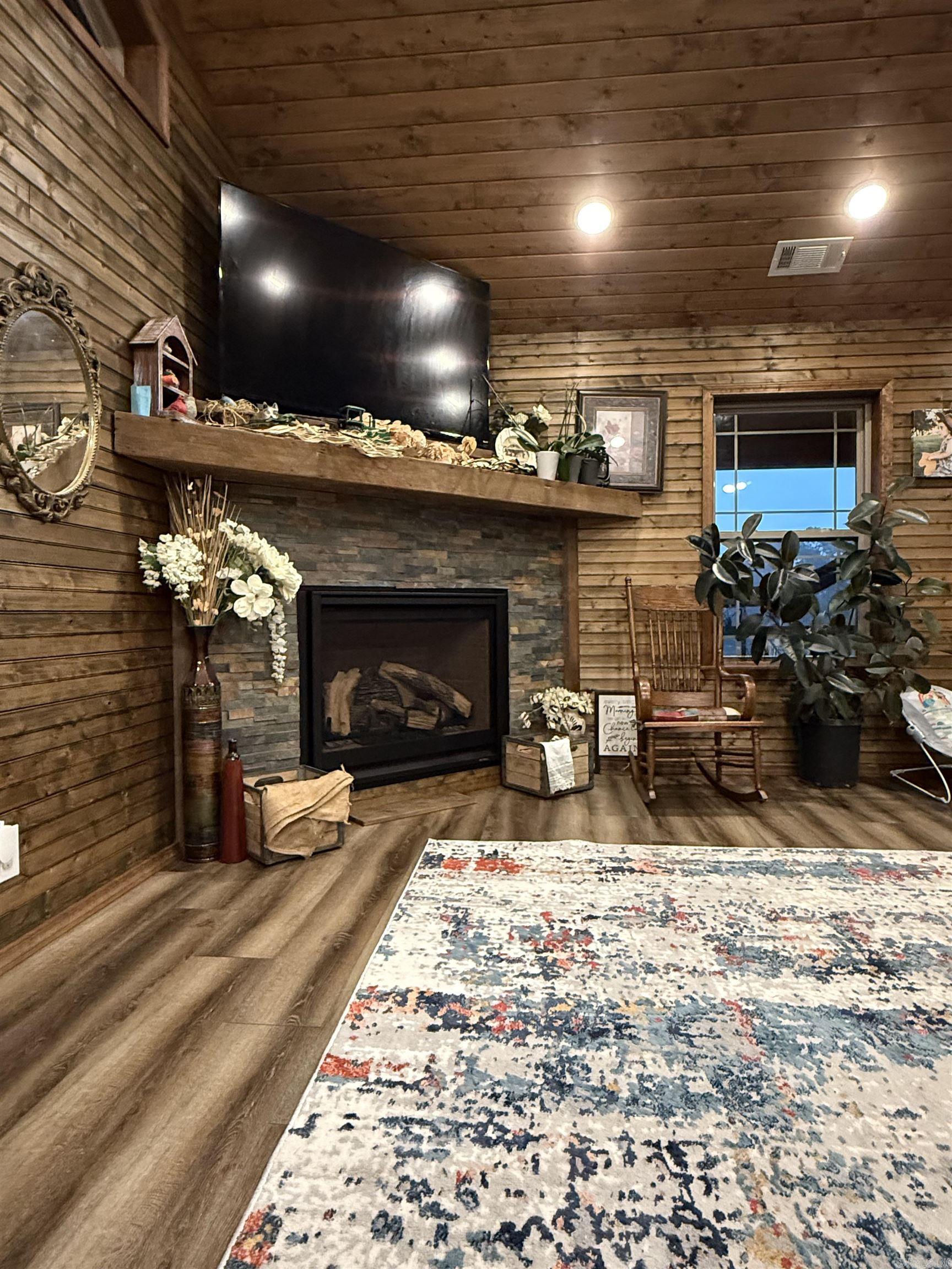519 Duff Road Property Photo 7