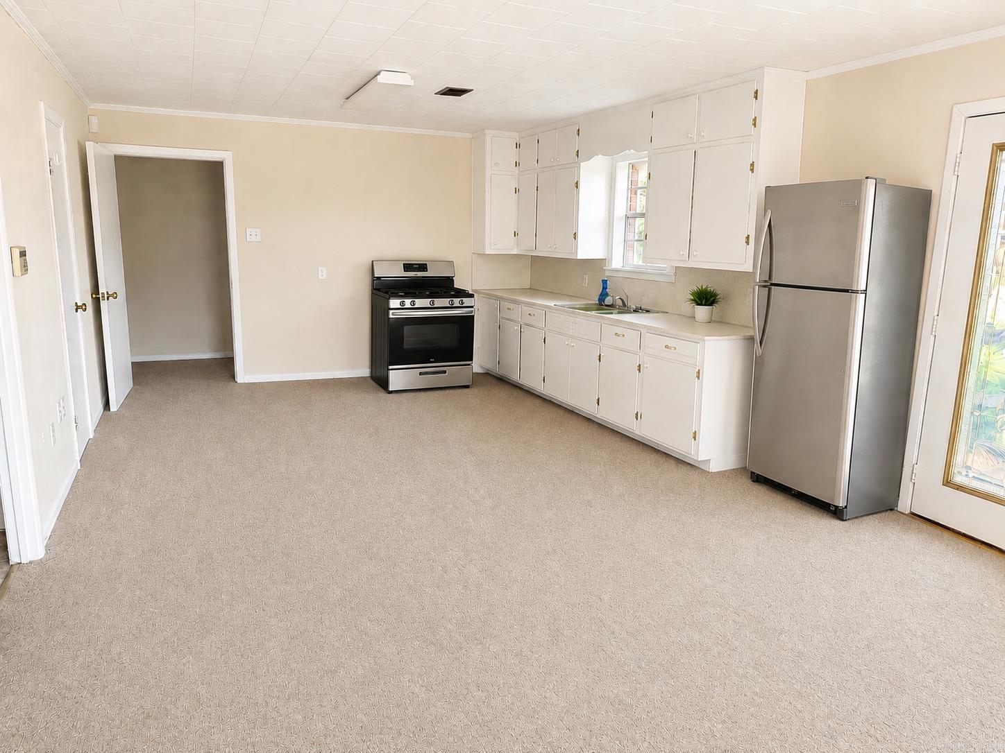 107 B Street Property Photo 6