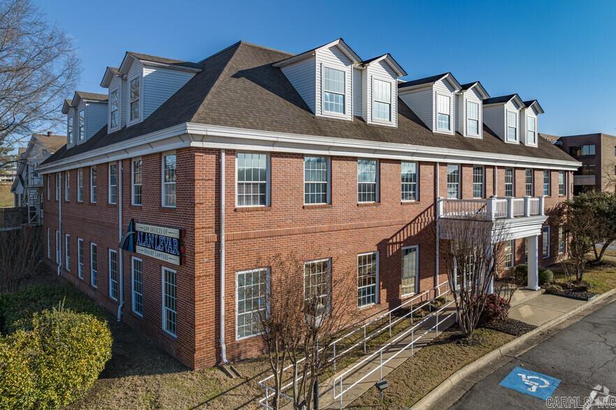 204 Executive Court Property Photo 1