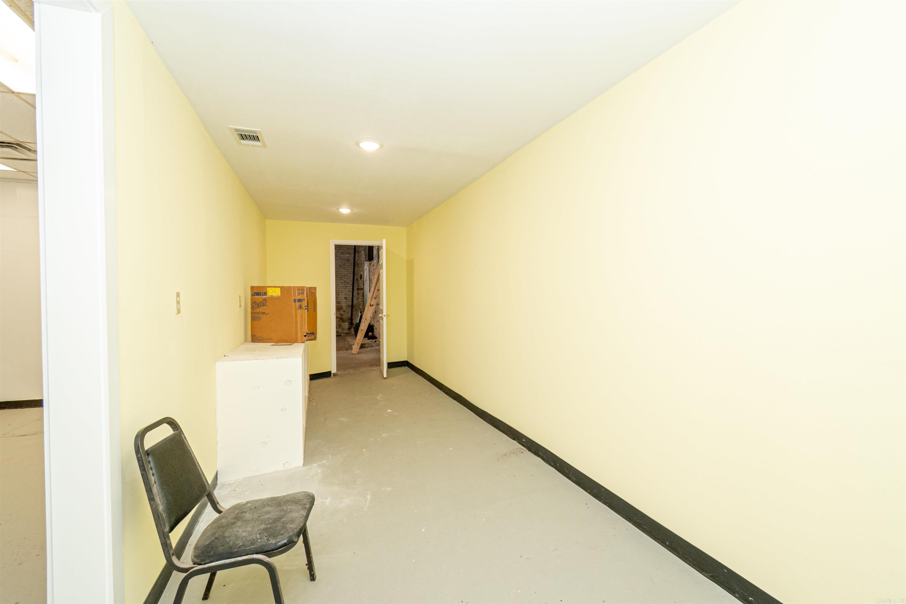 355 S Main St Property Photo 8