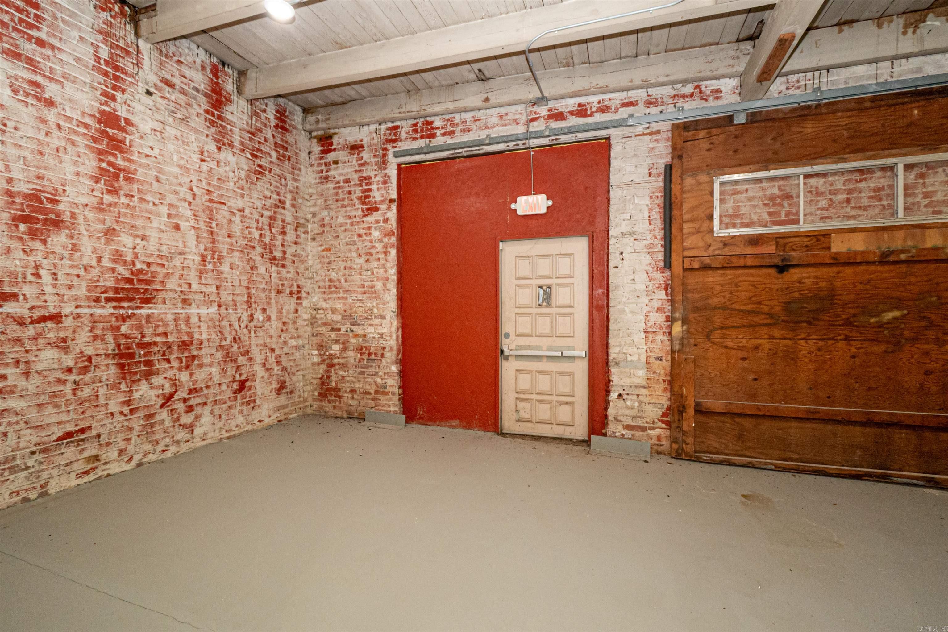 355 S Main St Property Photo 18