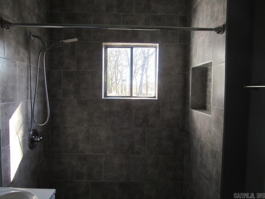 3301 Center St Property Photo 6