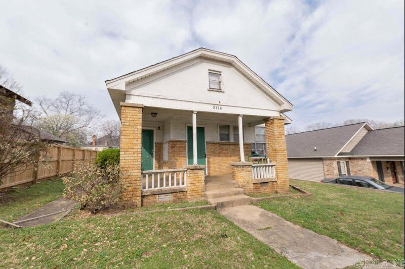 2116 Cumberland Property Photo 1