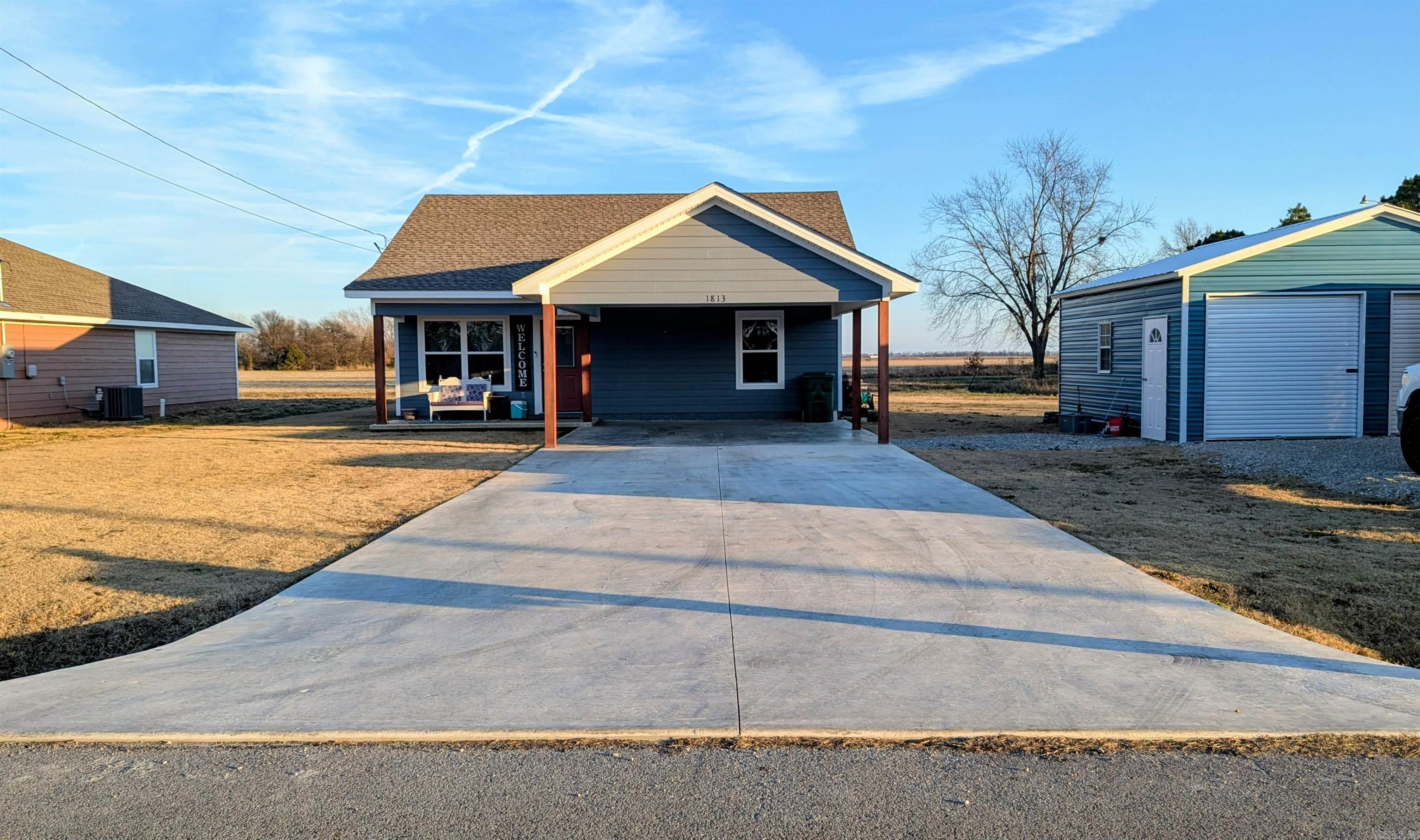 1813 Se Front Street Property Photo 7