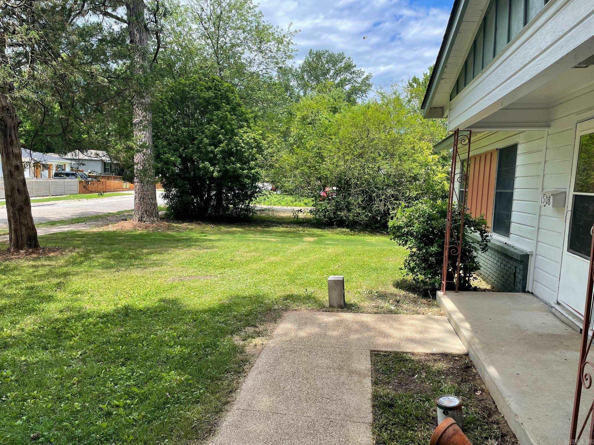 1508 Keaton St Property Photo 3