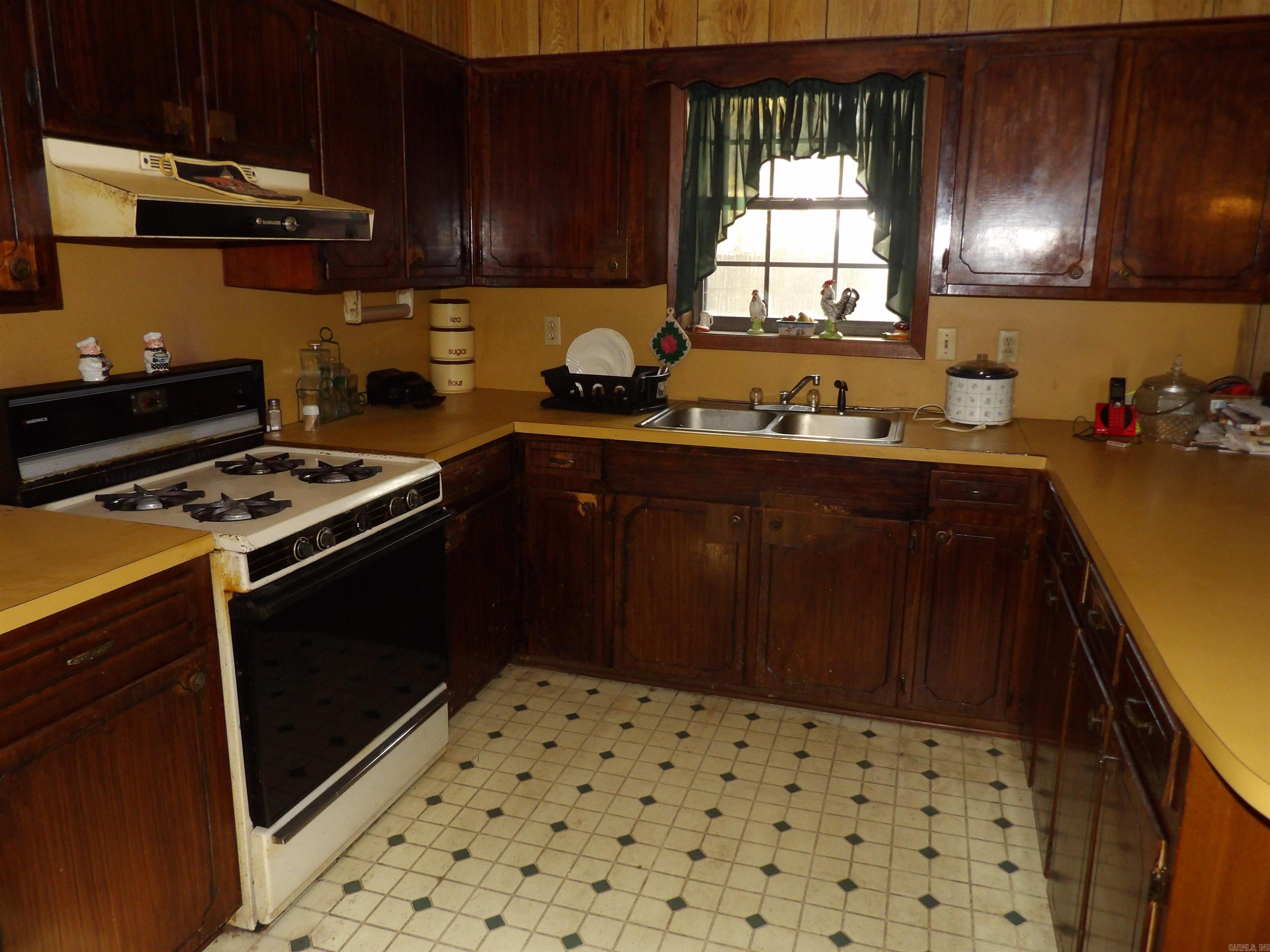 524 E Calhoun Street Property Photo 8