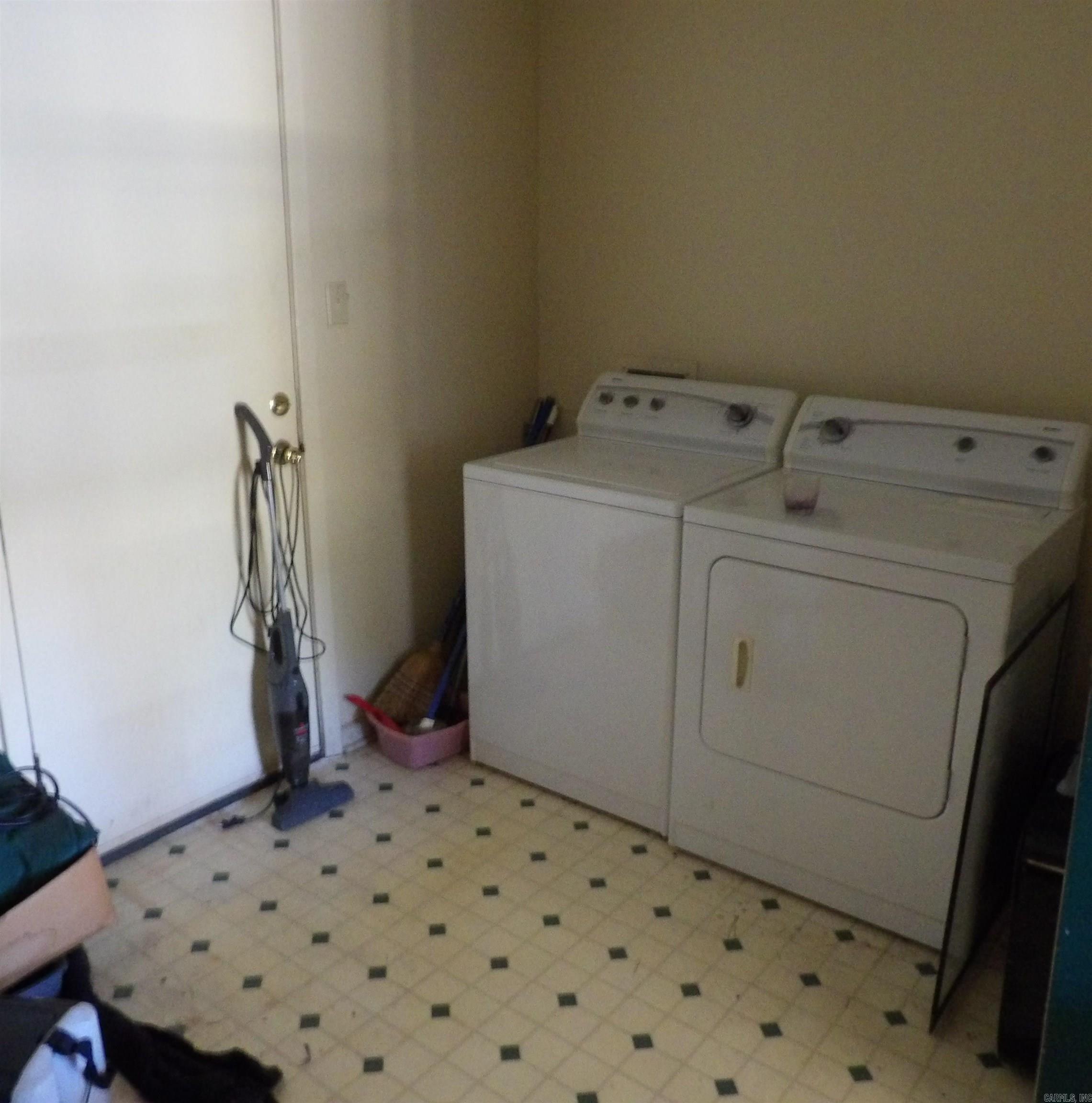 524 E Calhoun Street Property Photo 20