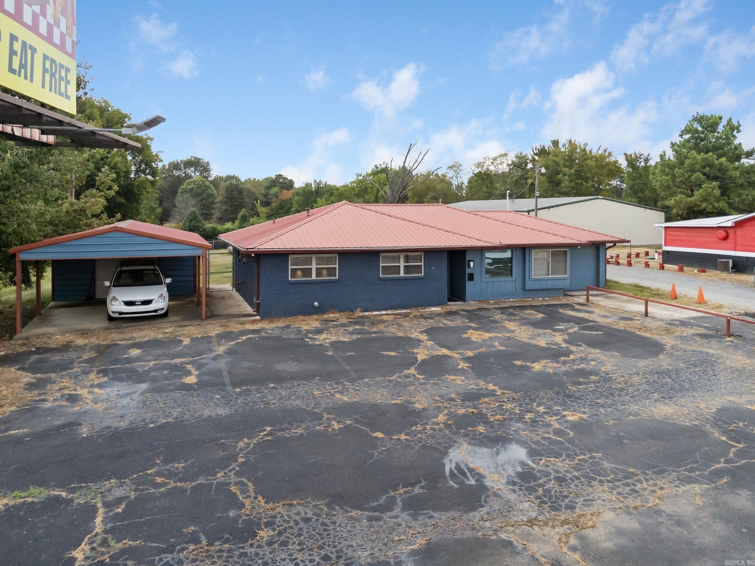 653 N Hwy 65 Property Photo 5