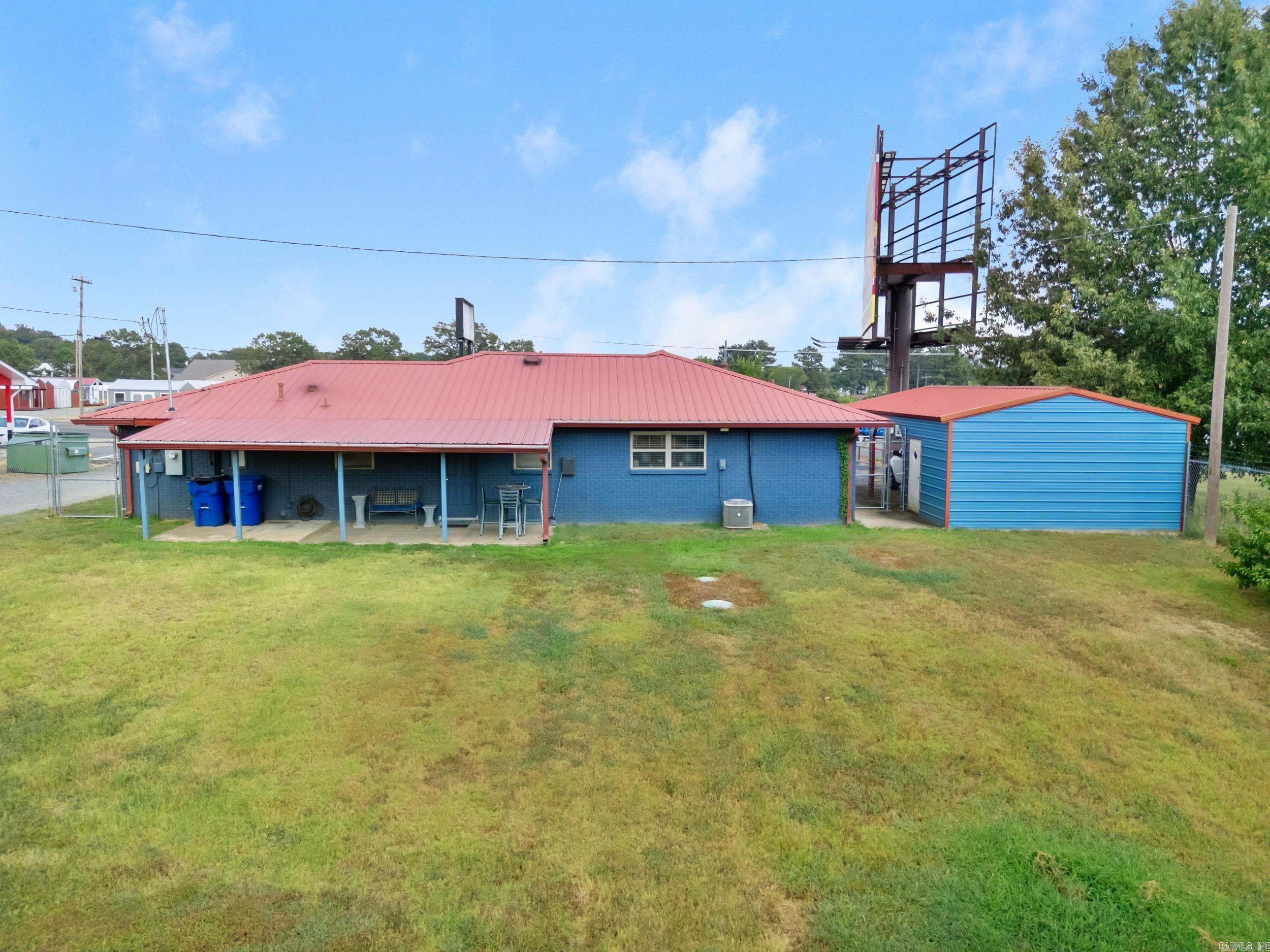 653 N Hwy 65 Property Photo 17