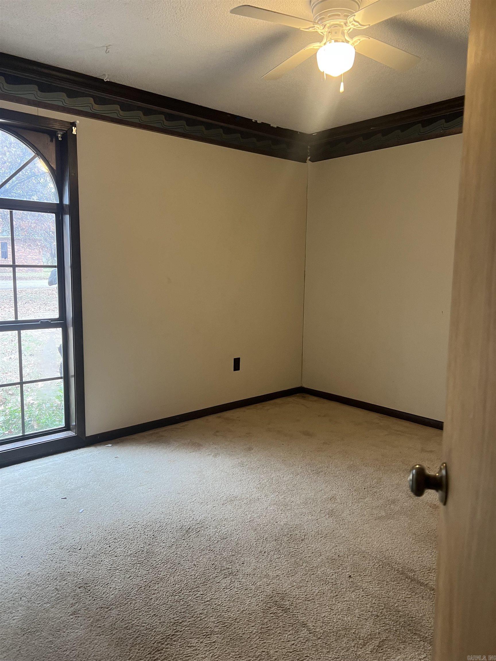 100 Sherwood Street Property Photo 6