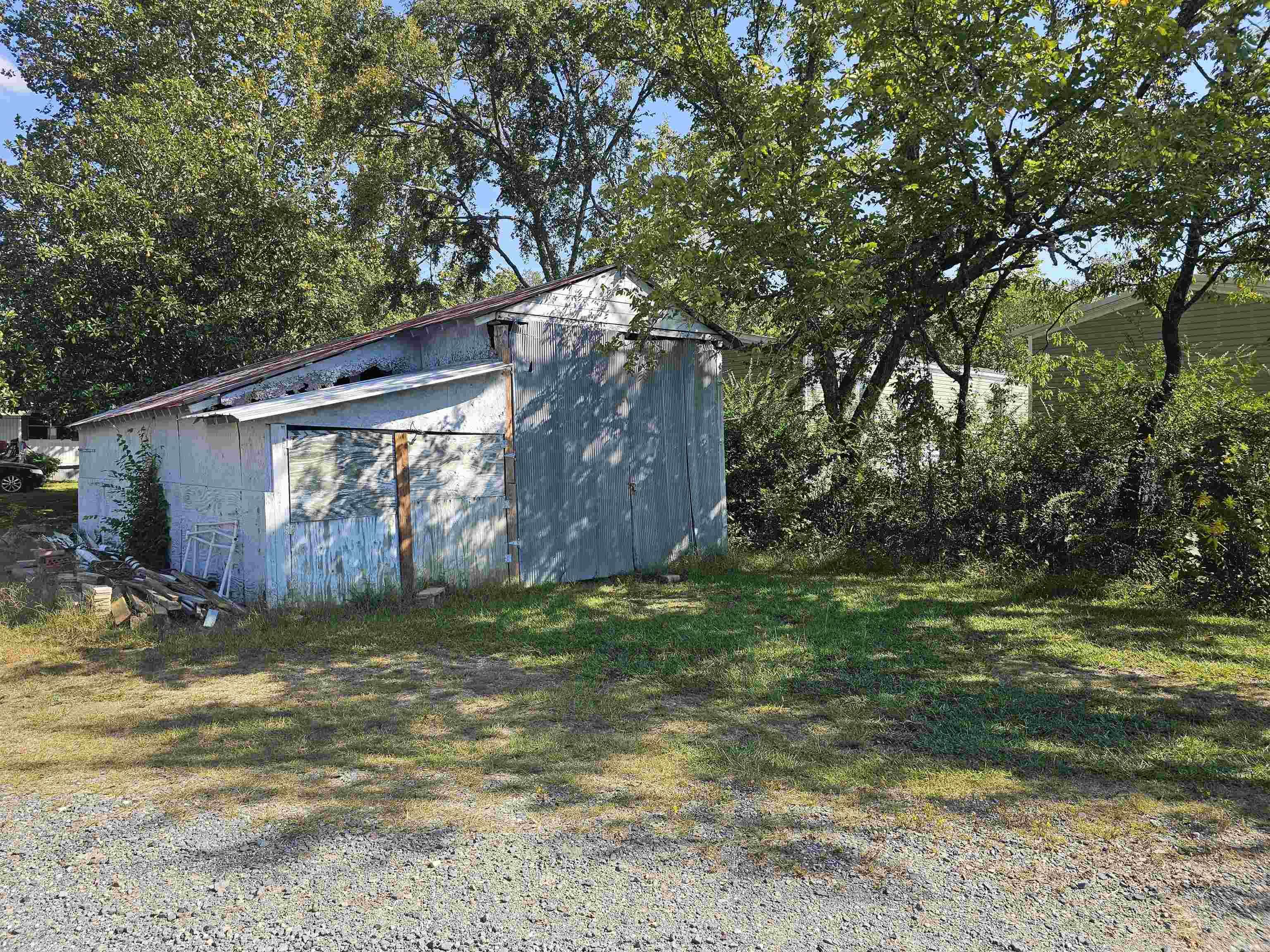 26000124 Property Photo 32