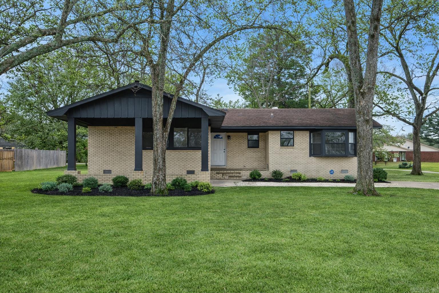 1306 N Lemon/dewitt Henry Property Photo 5