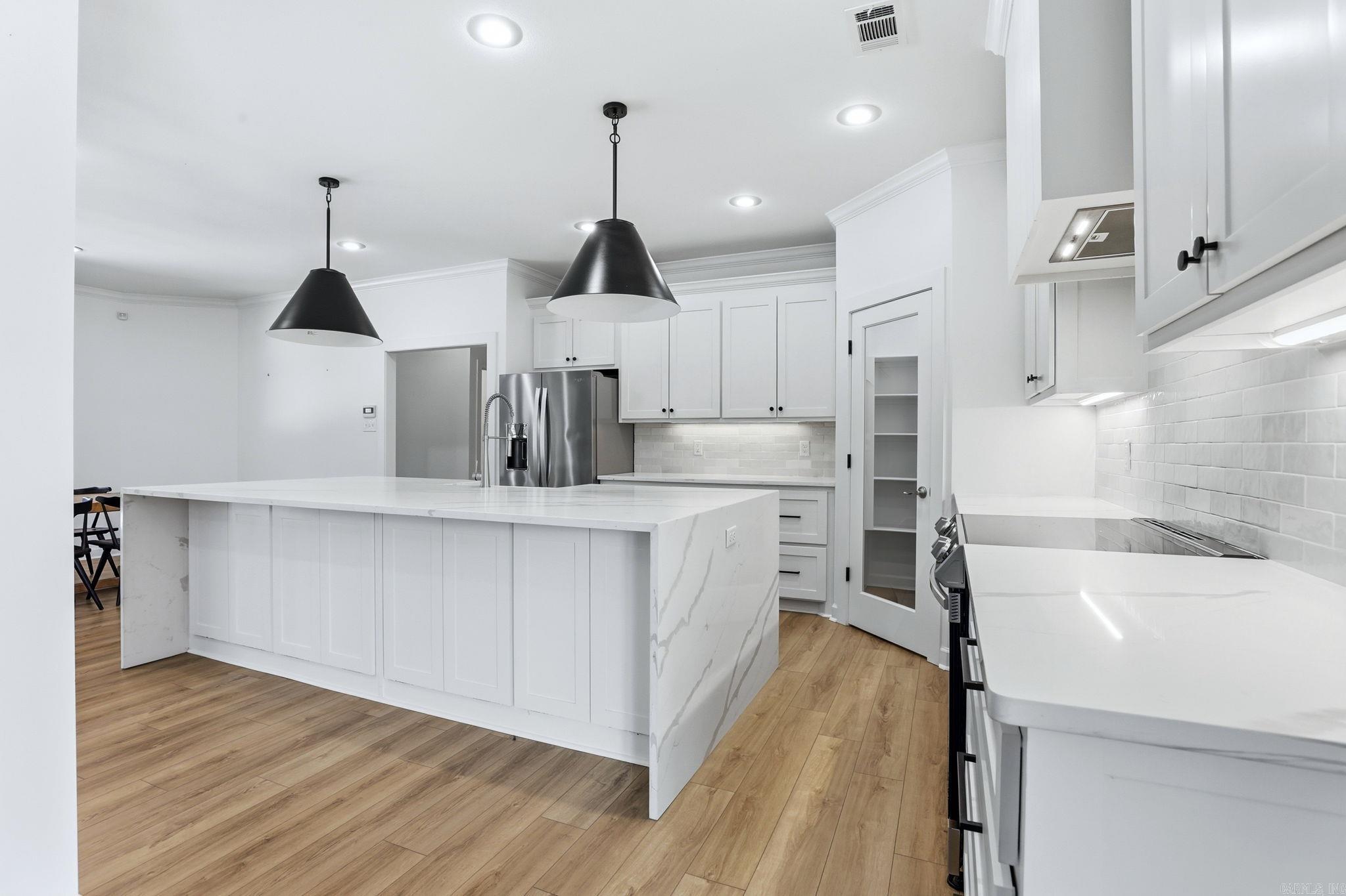 106 West End Street Property Photo 18