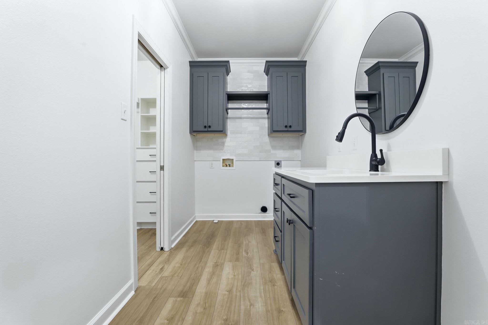106 West End Street Property Photo 28