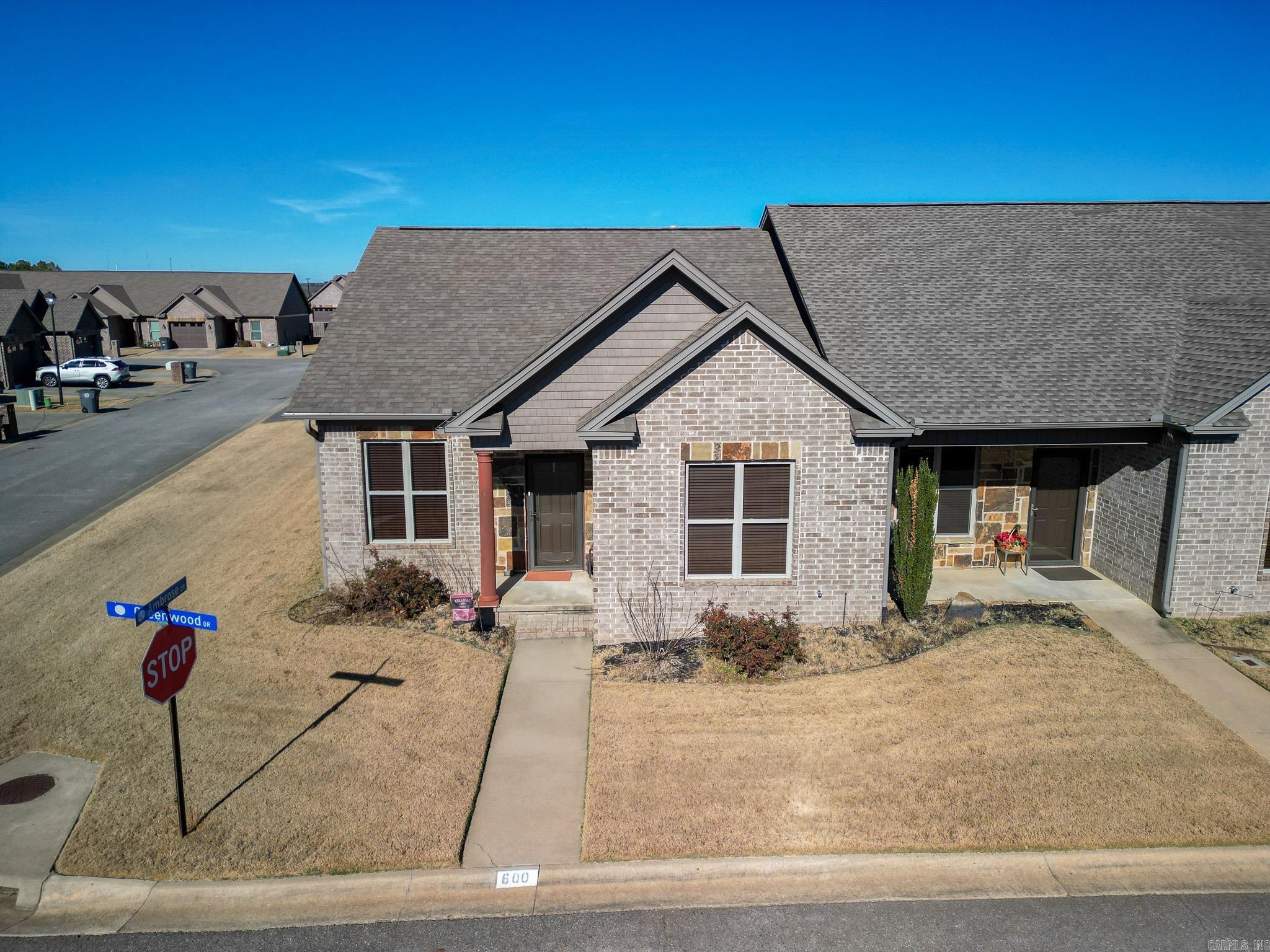 600 Greenwood Drive Property Photo 2