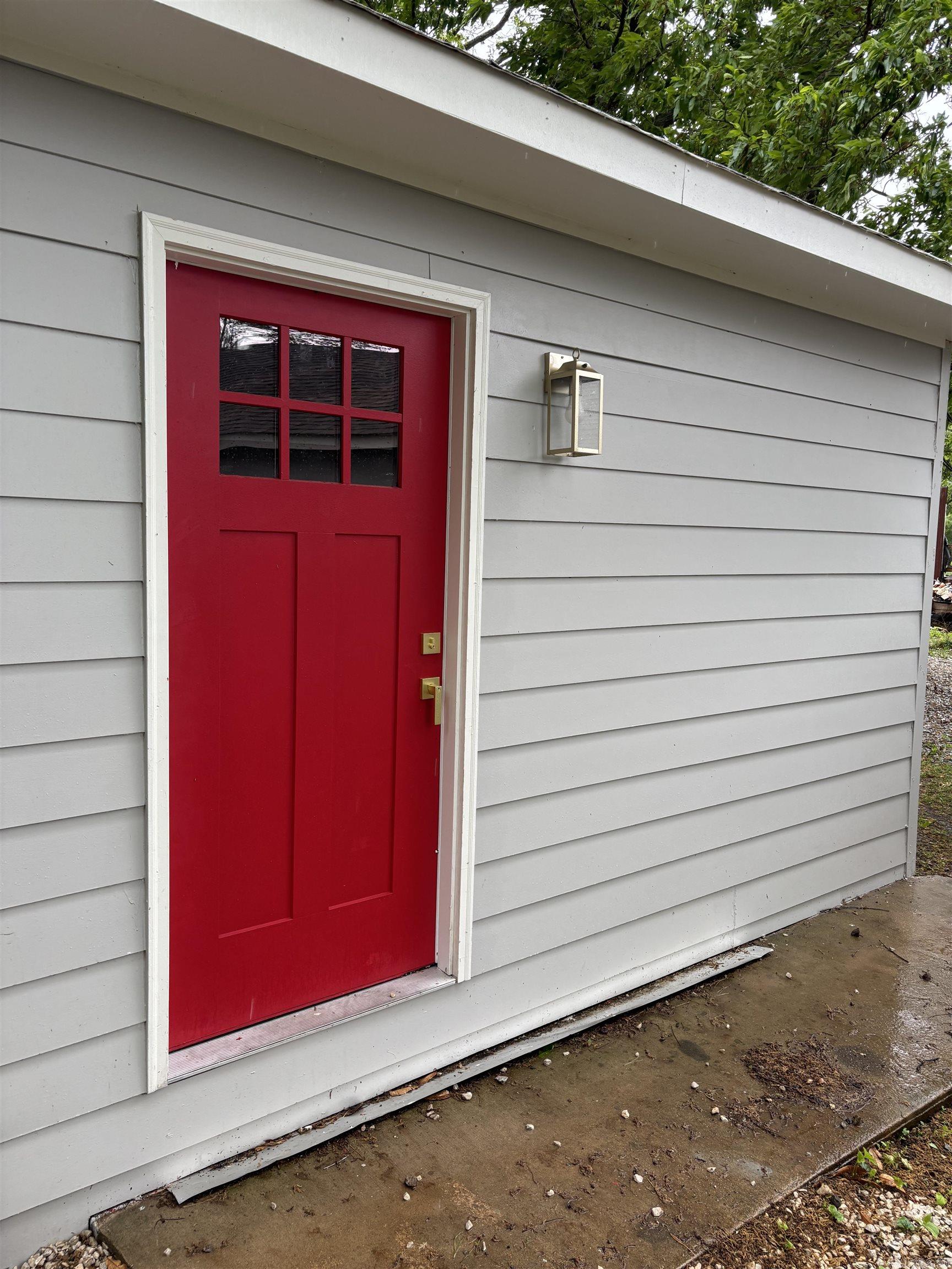 100 Coldren Street Property Photo 3