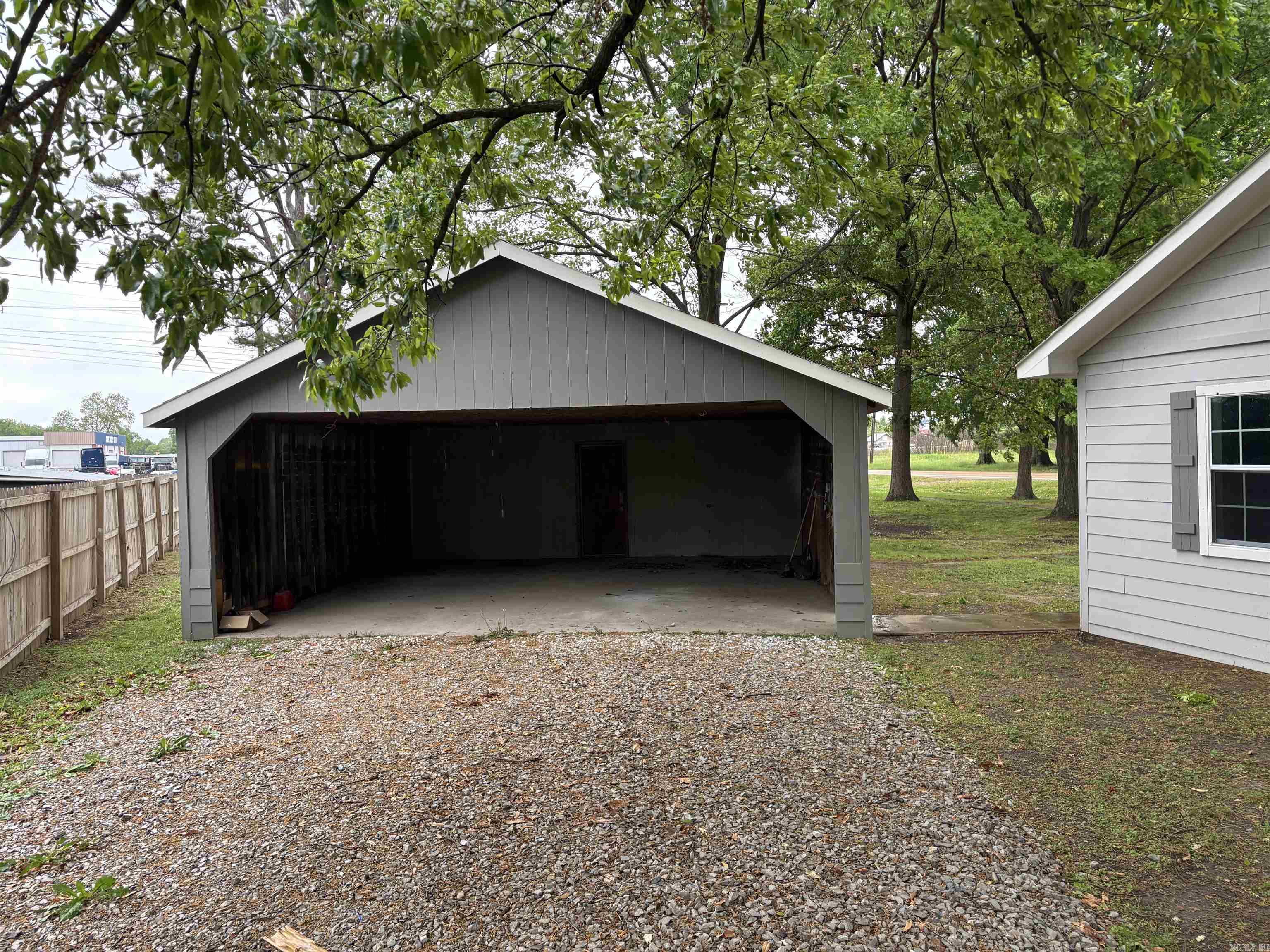 100 Coldren Street Property Photo 8