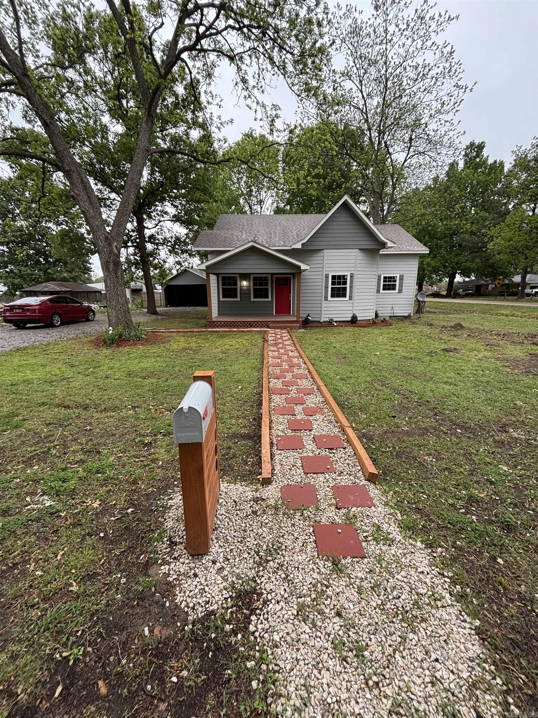 100 Coldren Street Property Photo 12