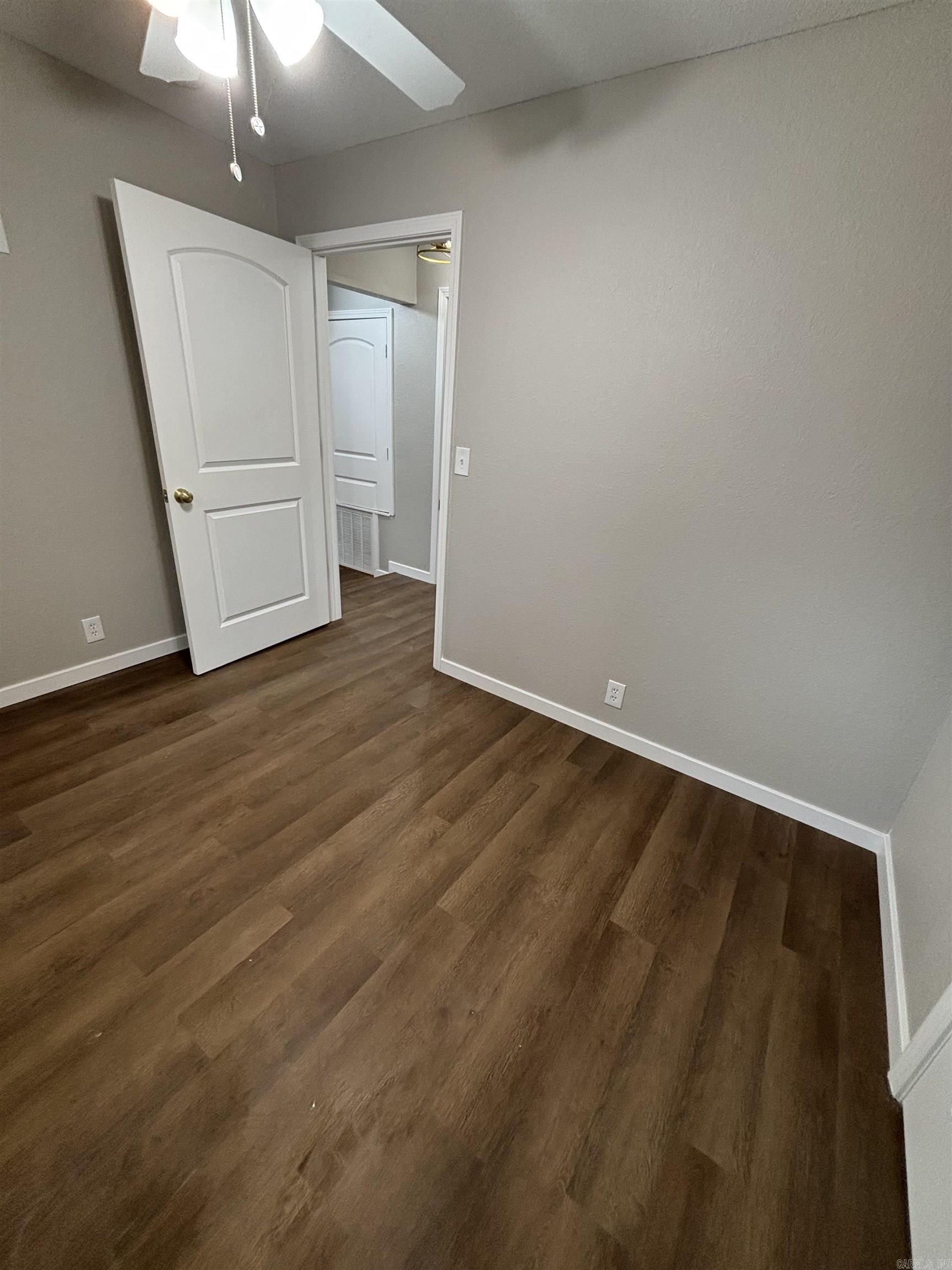 100 Coldren Street Property Photo 25