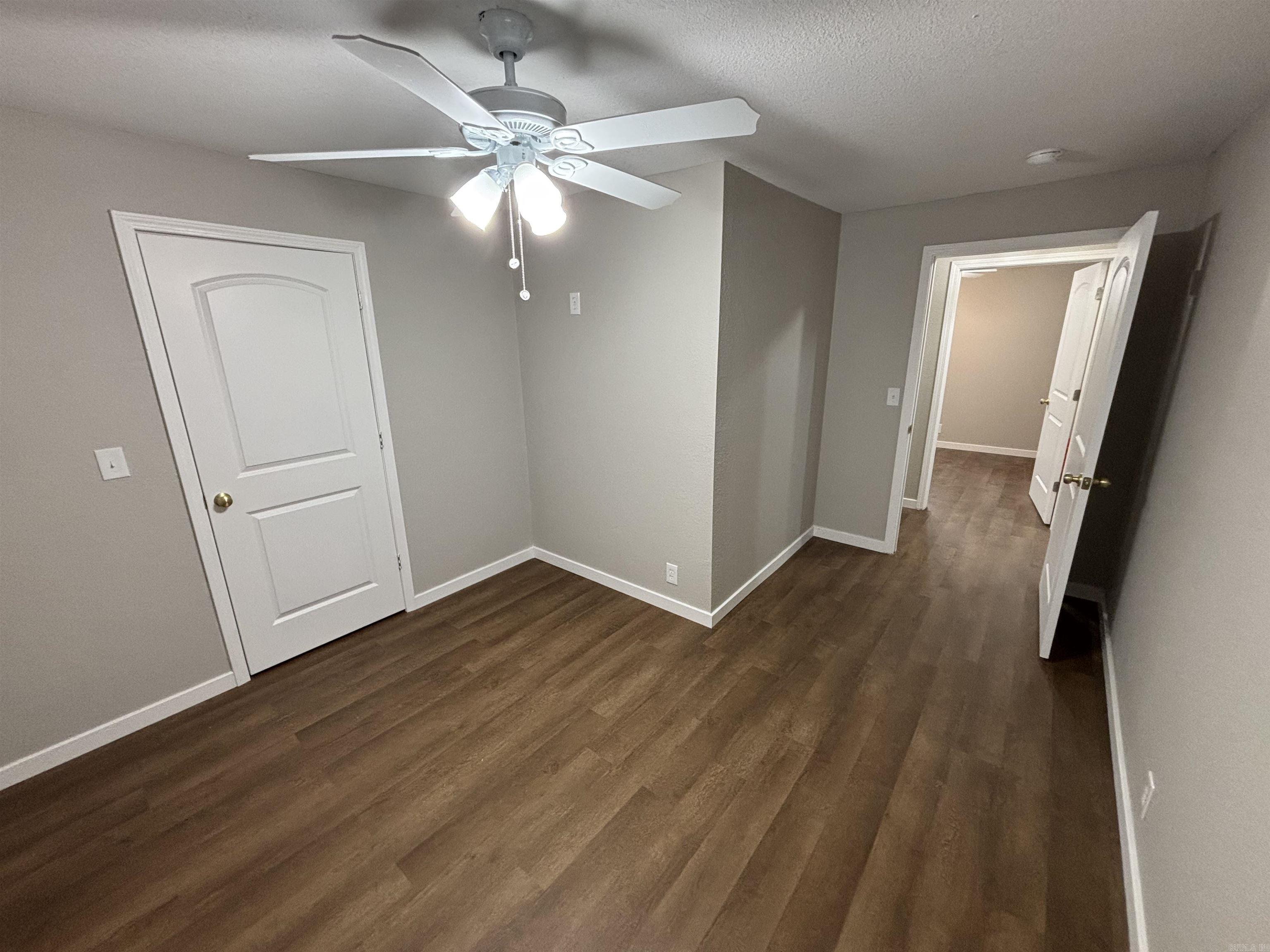 100 Coldren Street Property Photo 28