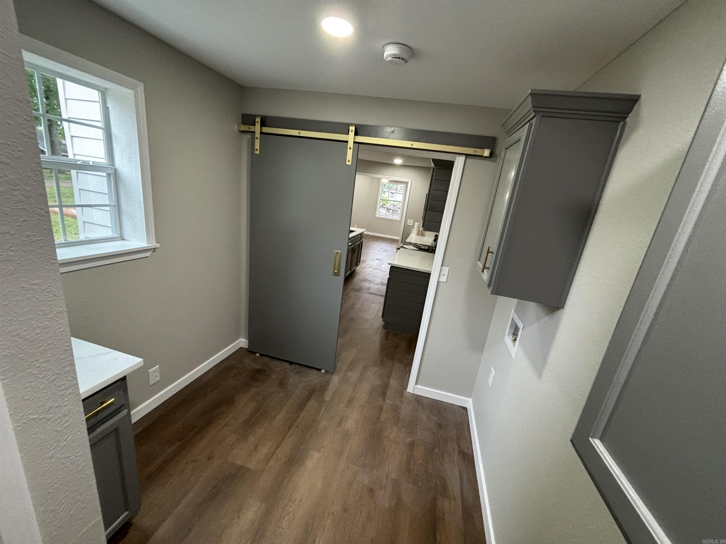 100 Coldren Street Property Photo 39