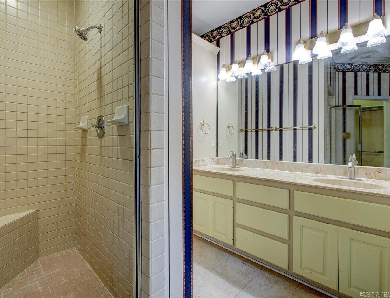 239 Scenic Drive Property Photo 7