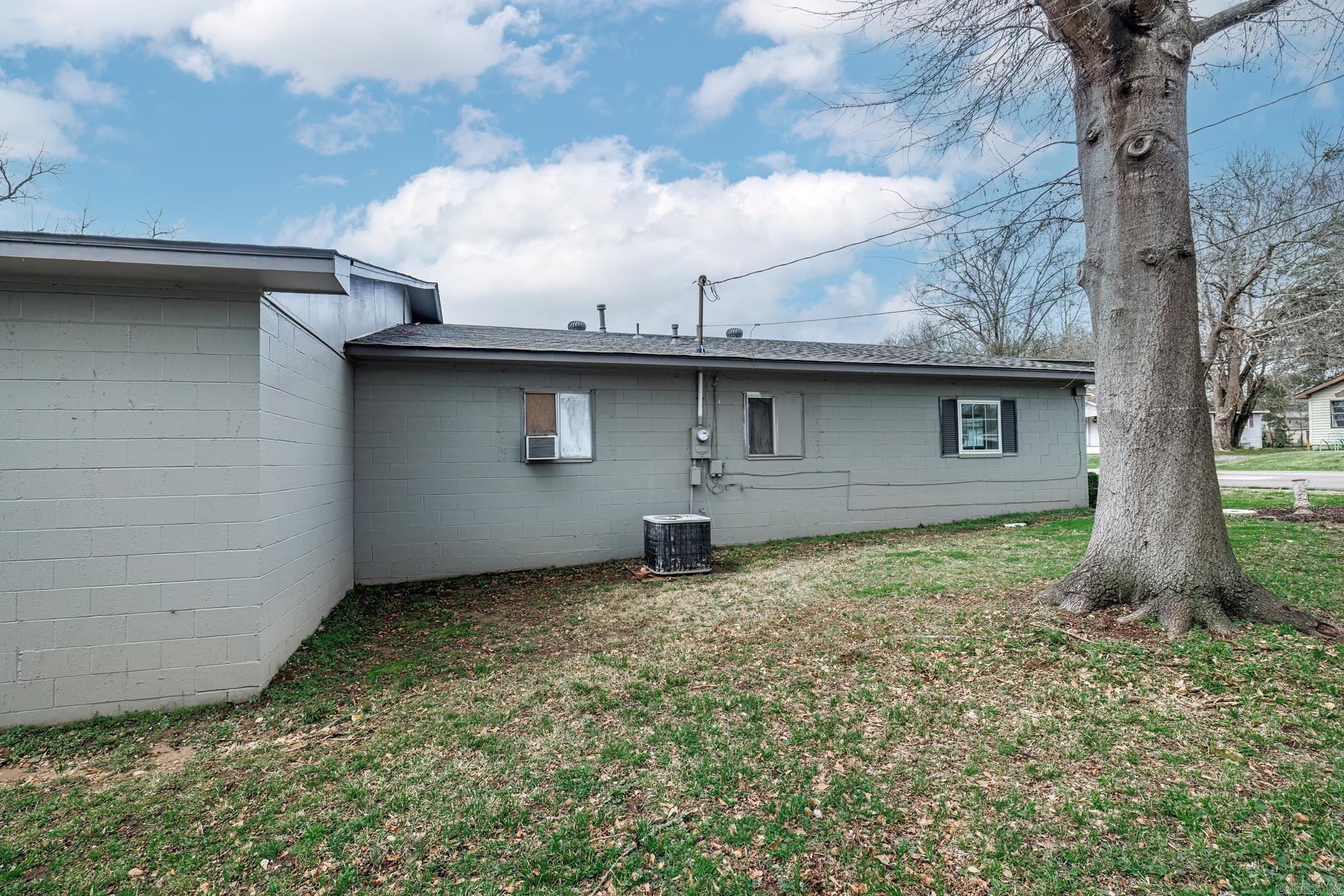 1809 Caddo Street Property Photo 6