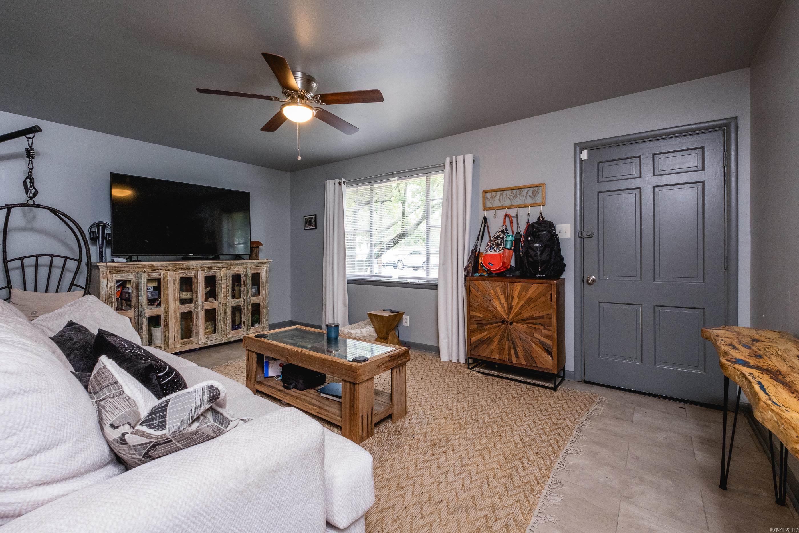 11301 Eric Lane Property Photo 7