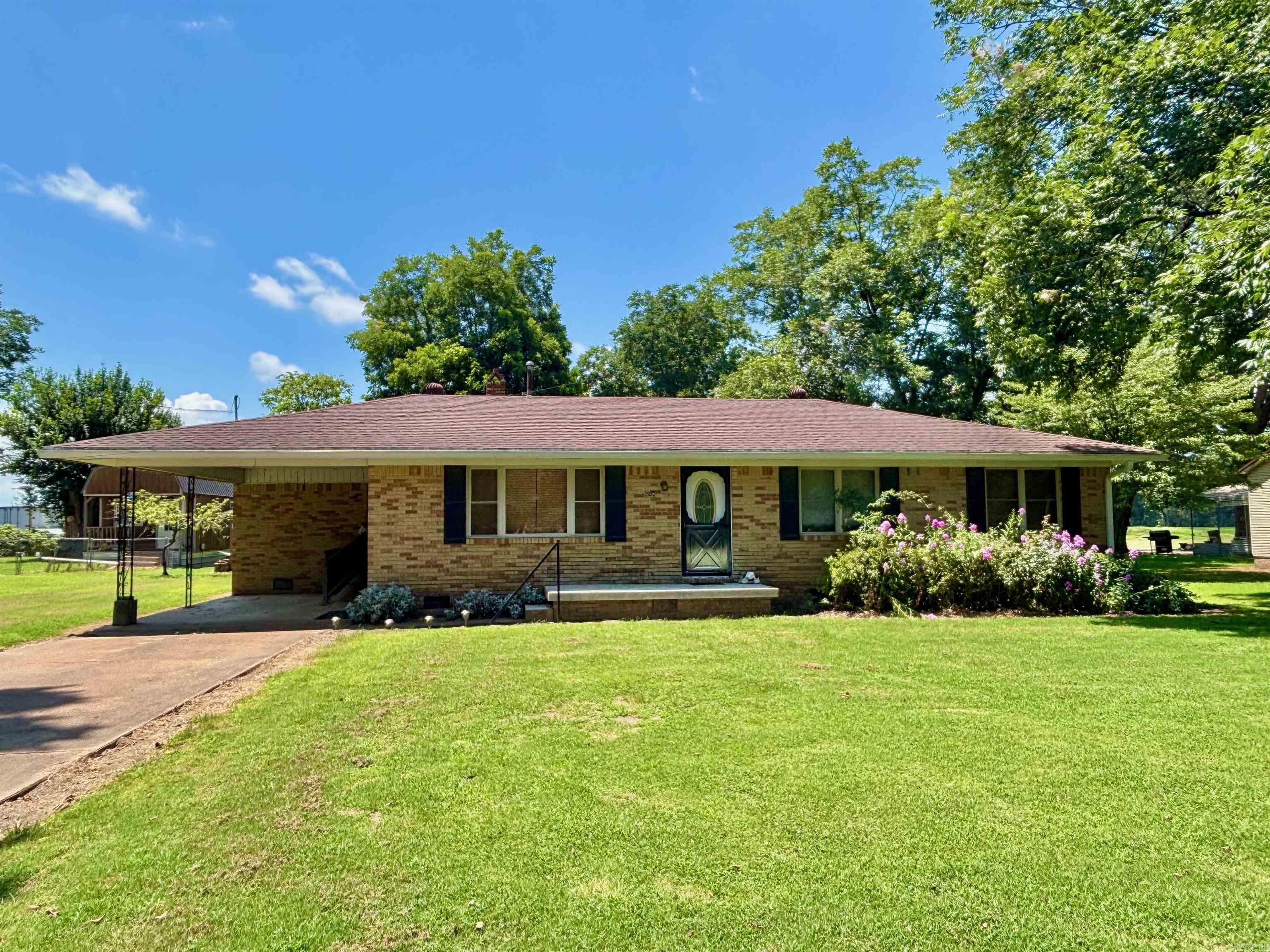 202 S Free St Property Photo 1